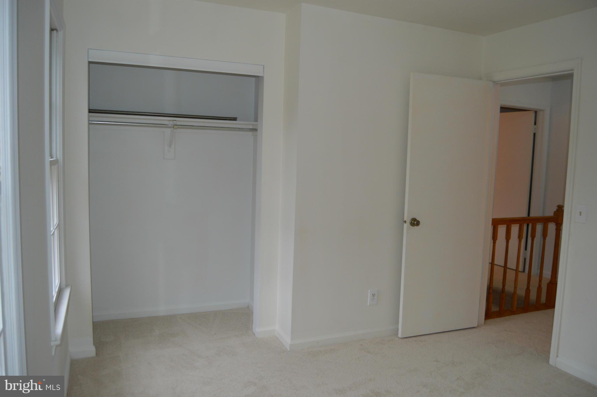 COUNTRY ROADS - Residential