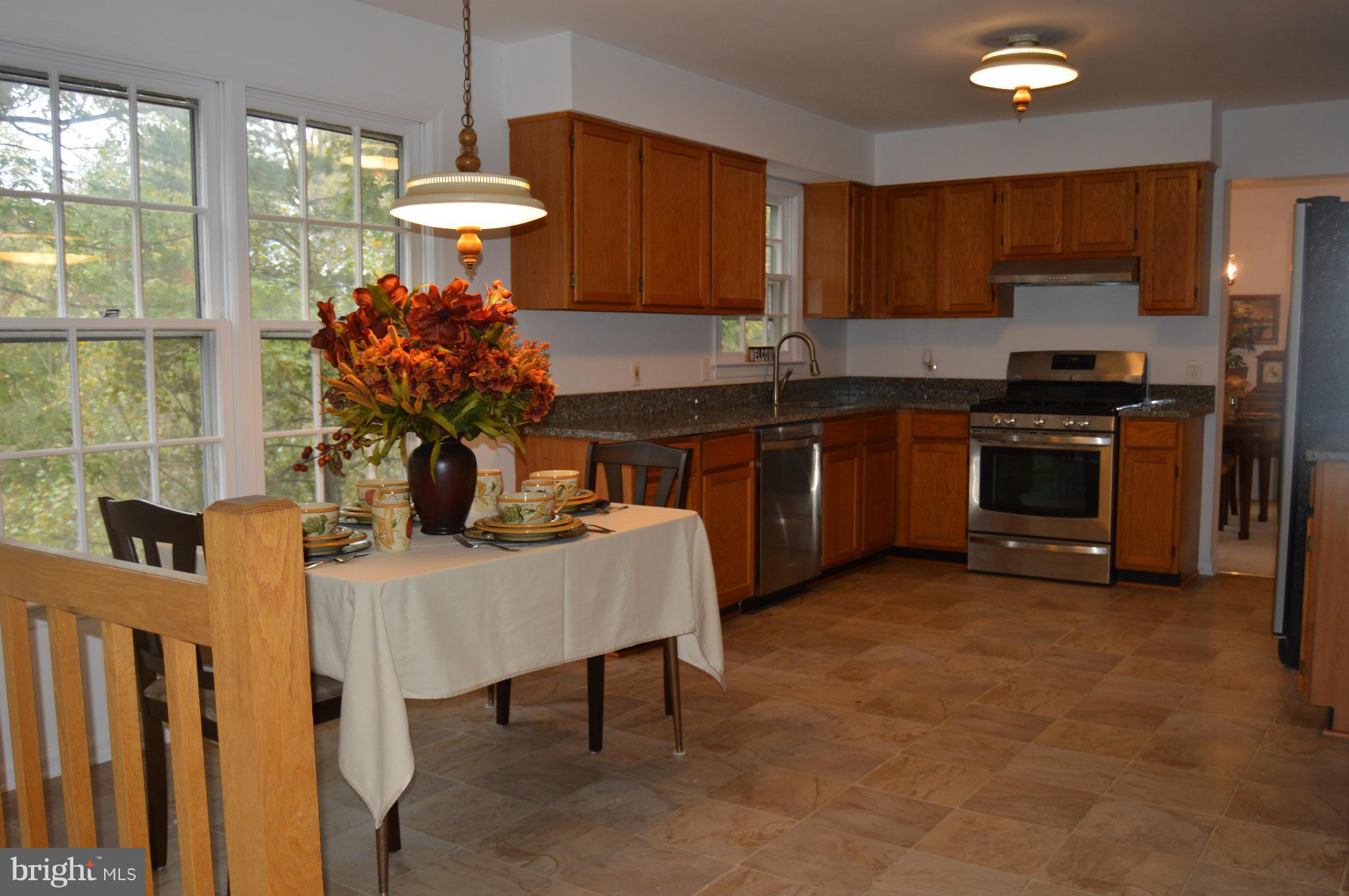 COUNTRY ROADS - Residential