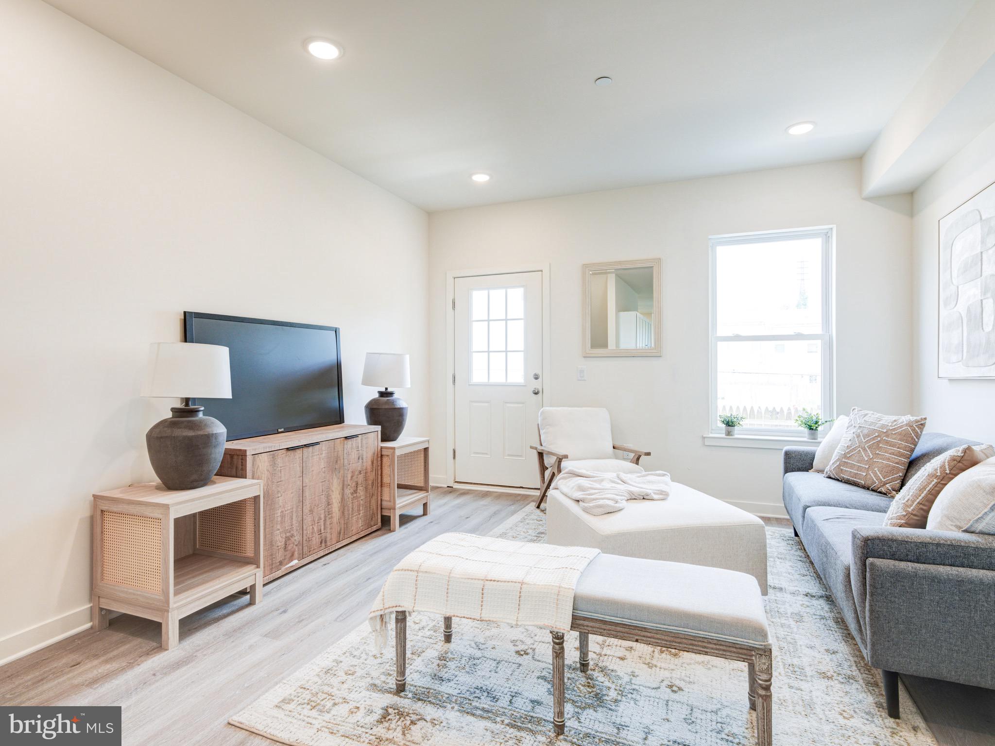 PORT RICHMOND - Residential