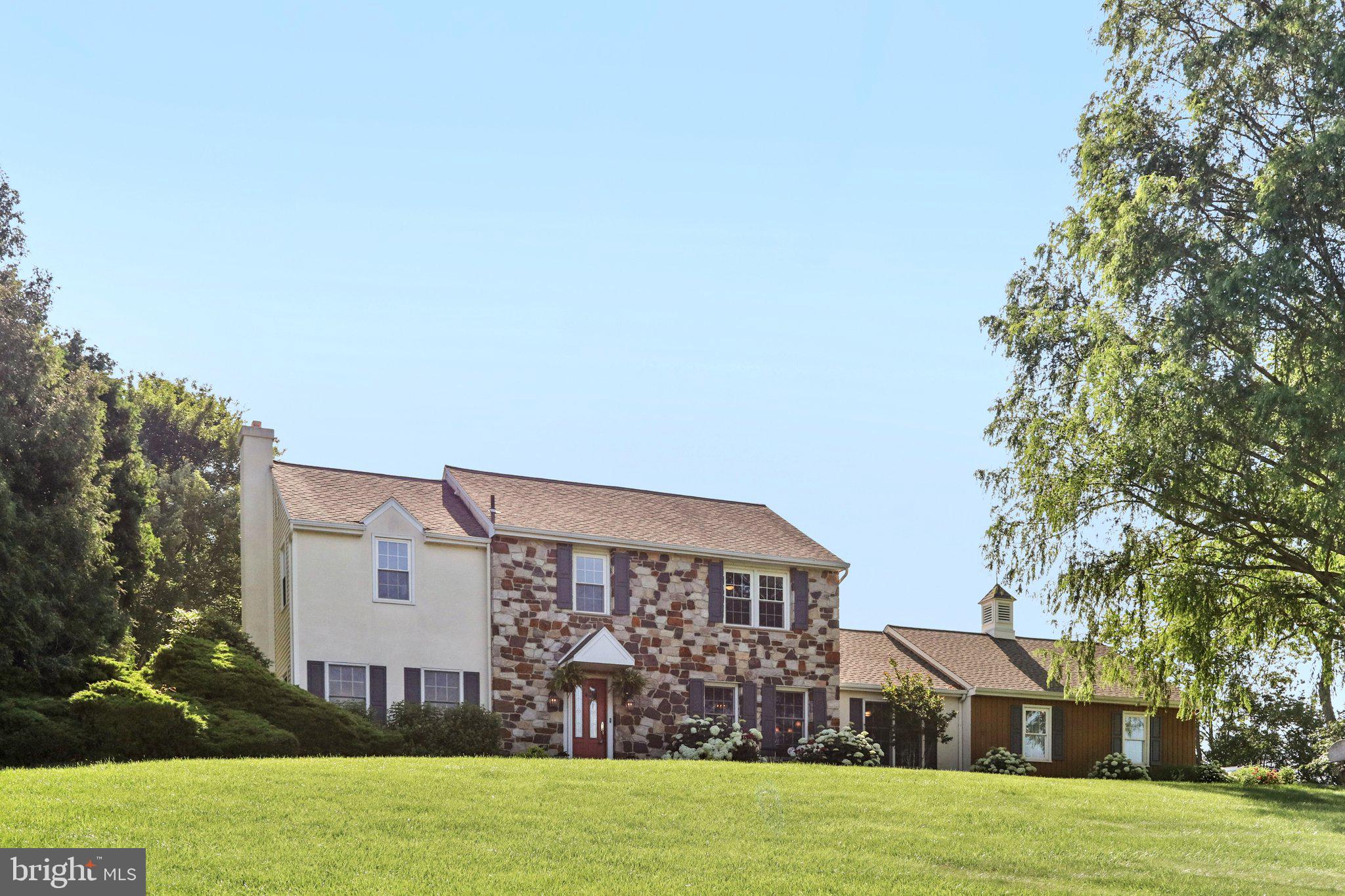 1118 DORSET DRIVE