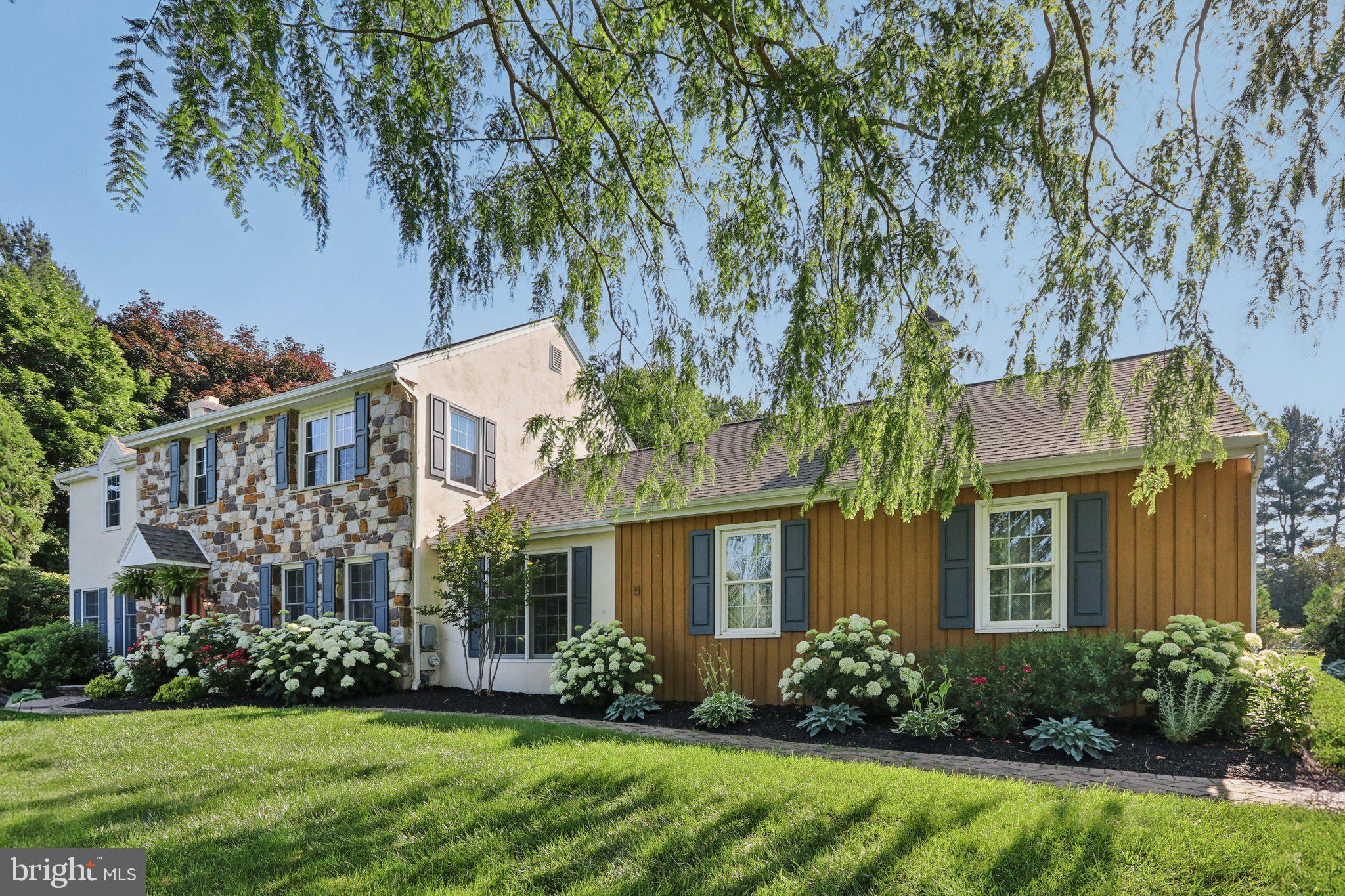 1118 DORSET DRIVE