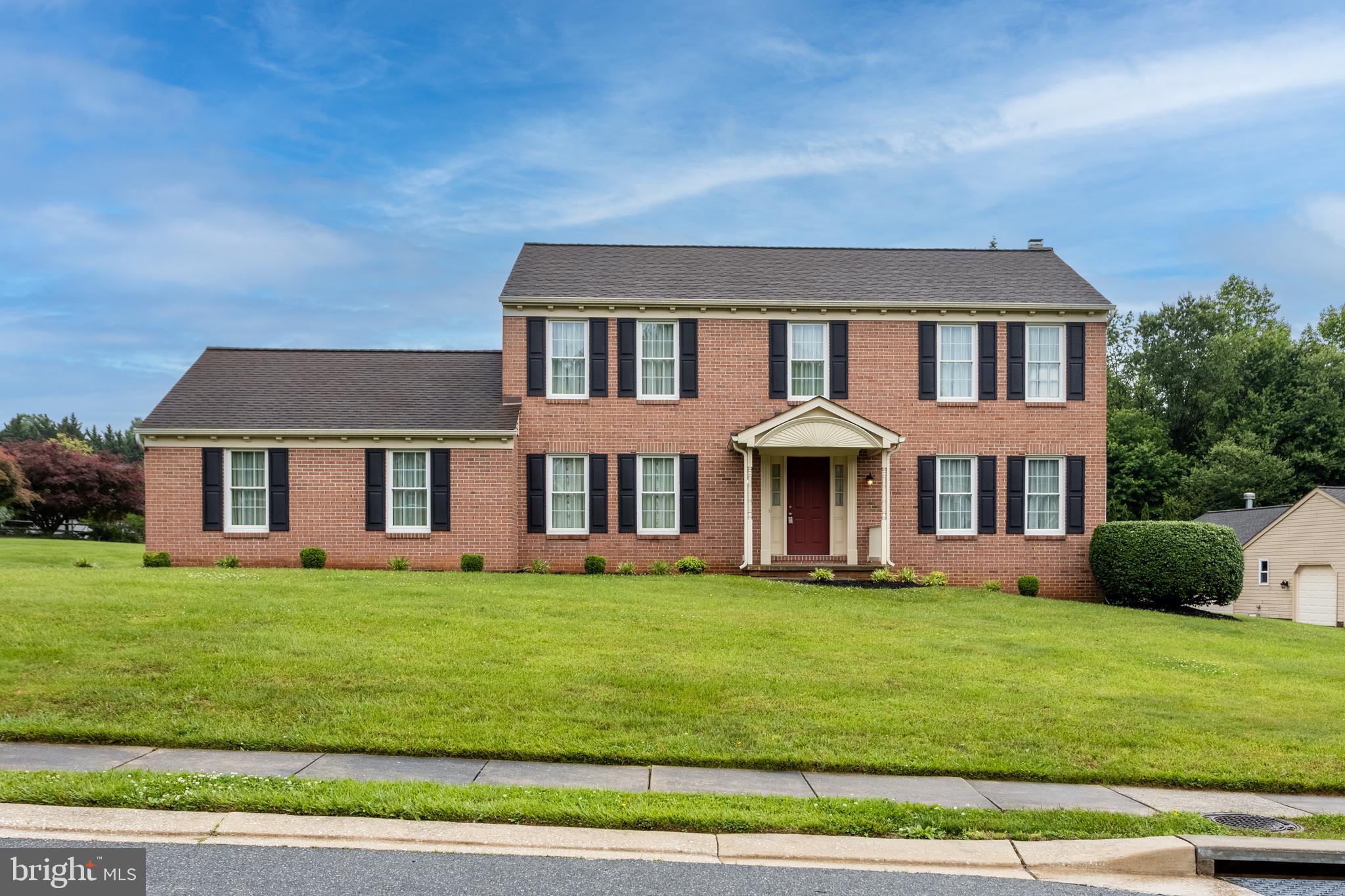 TUDOR MANOR - Residential
