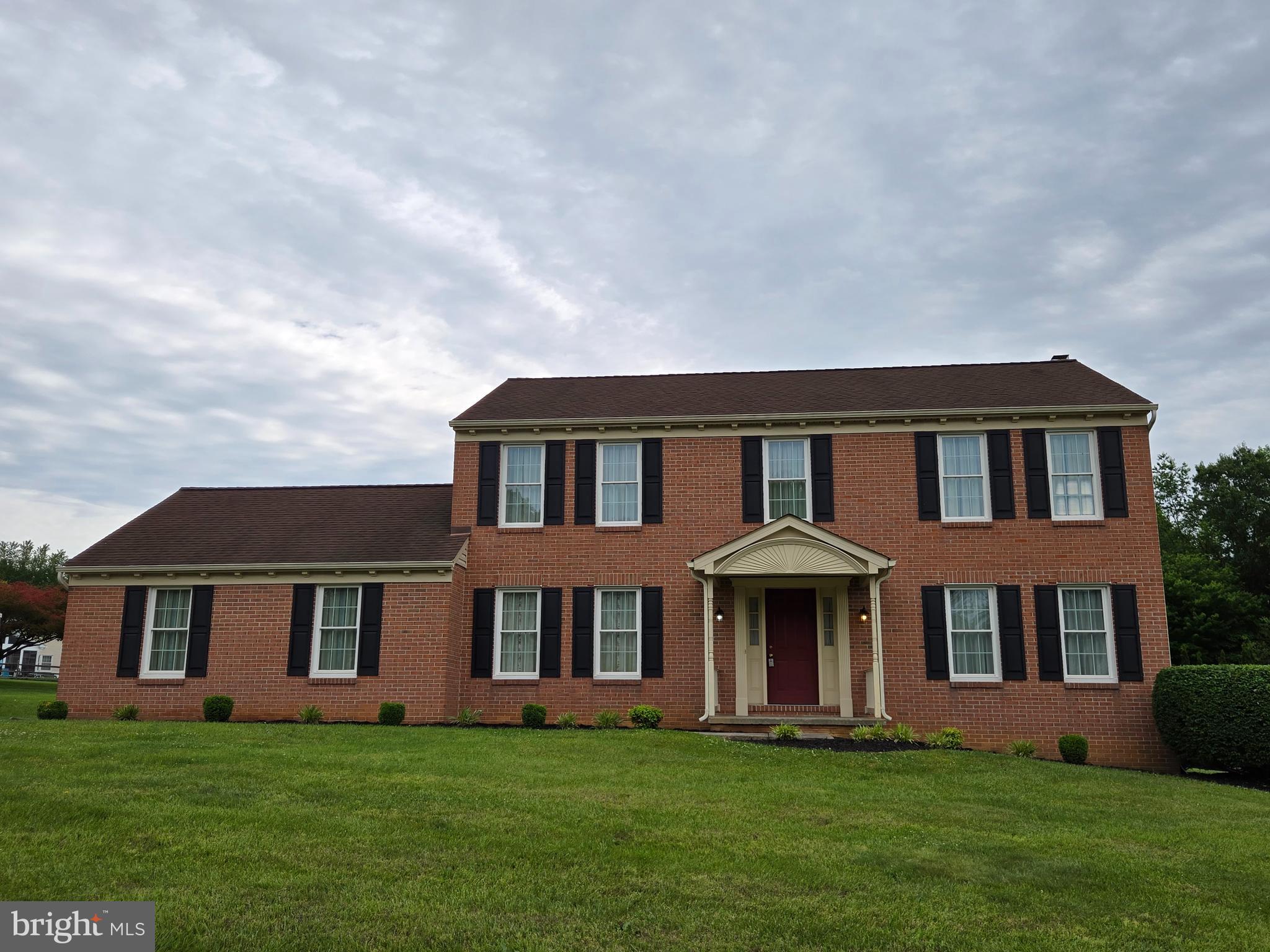 TUDOR MANOR - Residential