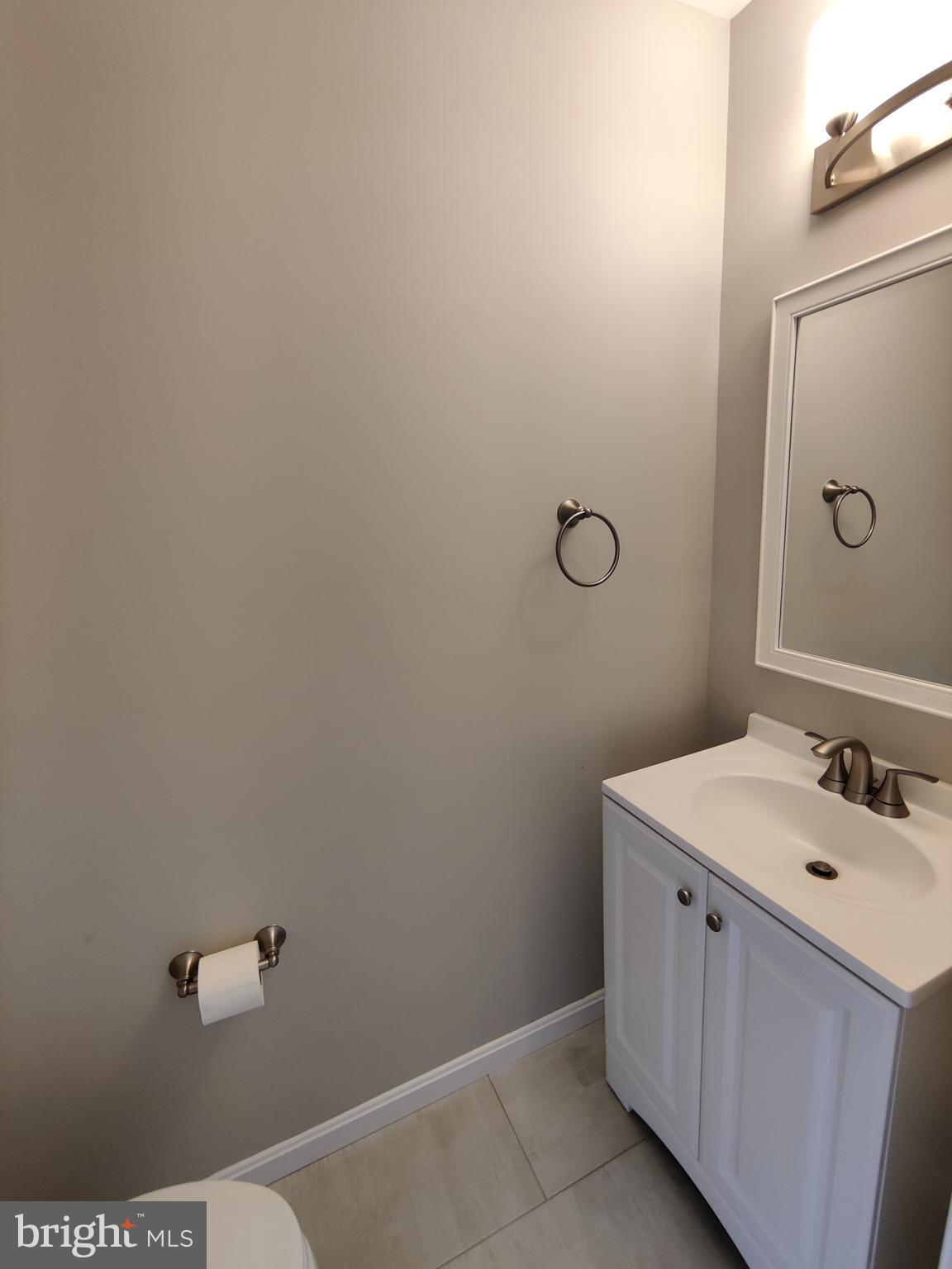 DUNDREE KNOLL - Residential Lease