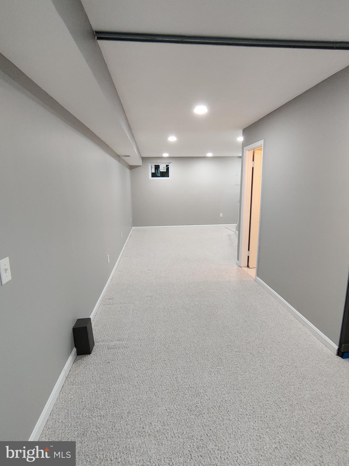 DUNDREE KNOLL - Residential Lease