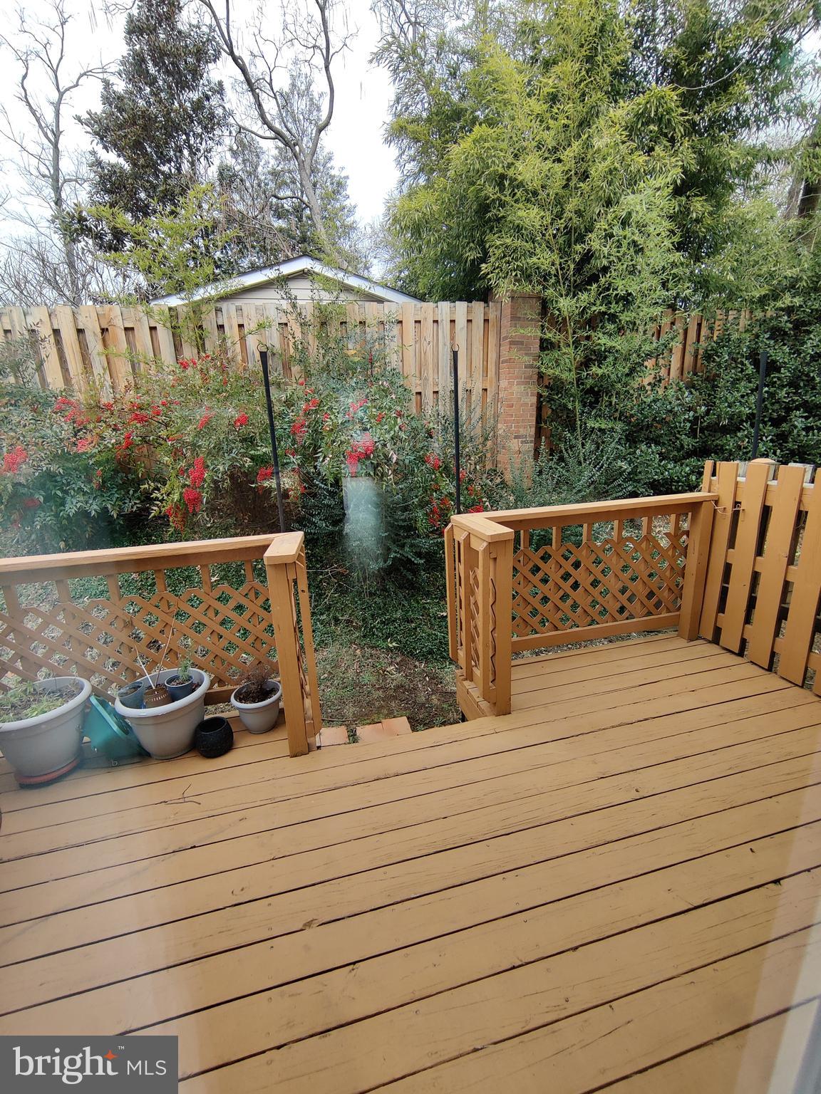 DUNDREE KNOLL - Residential Lease