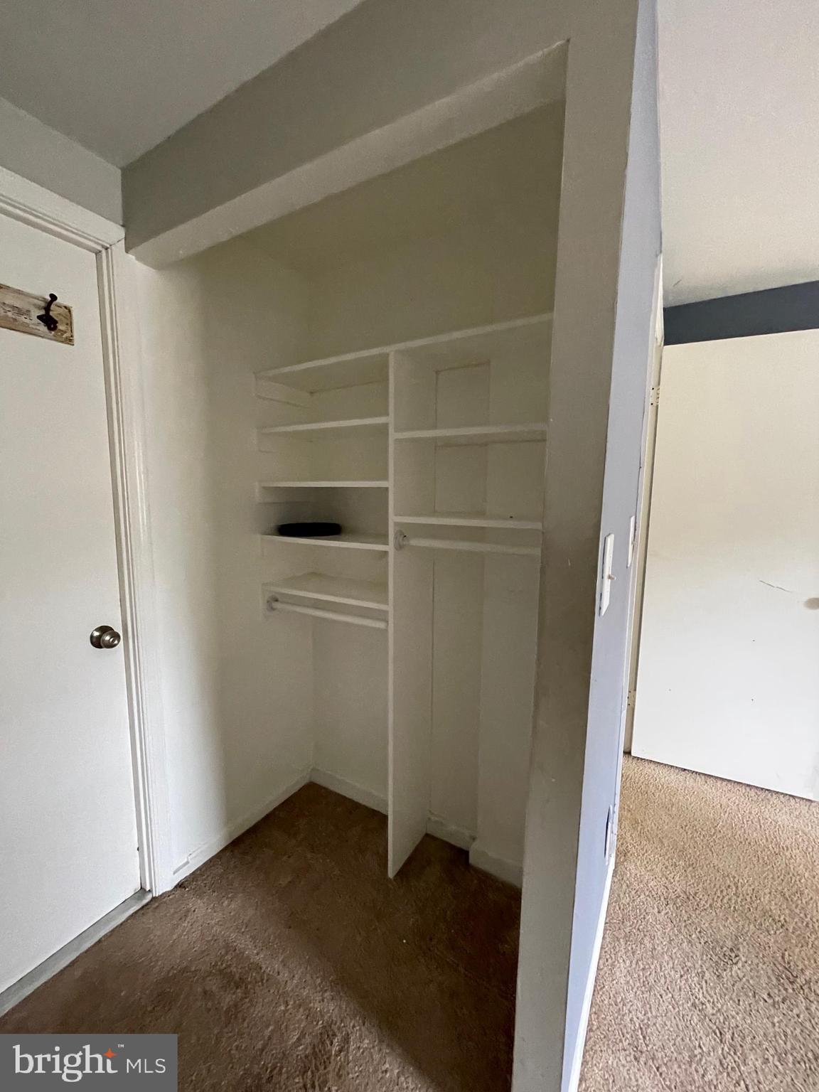 ESSEX PLACE - Residential