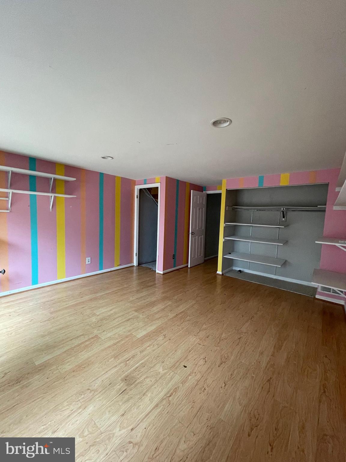 ESSEX PLACE - Residential