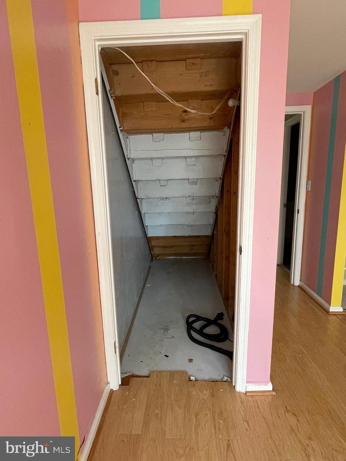 ESSEX PLACE - Residential