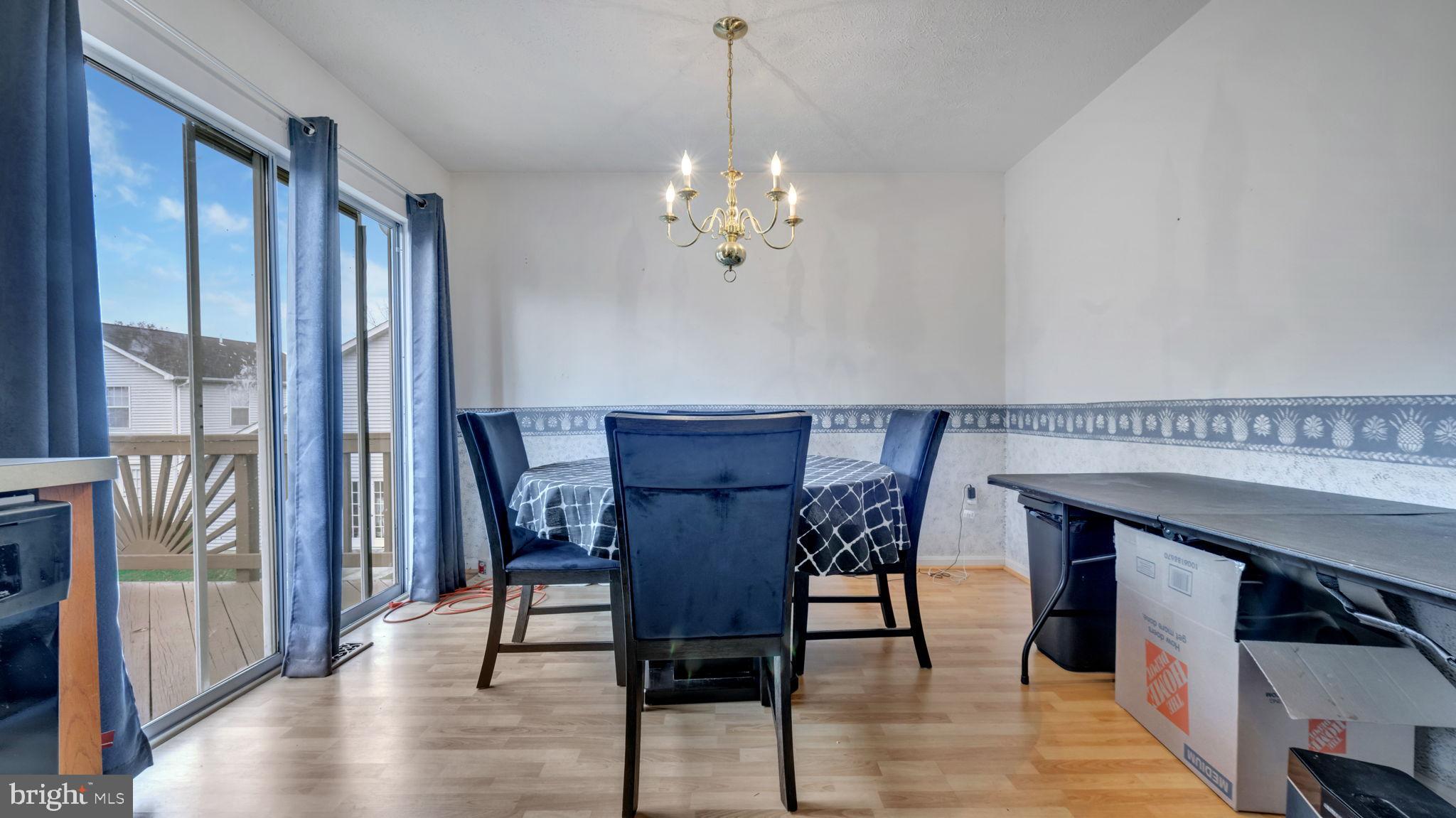 DORCHESTER - ST. CHARLES - Residential