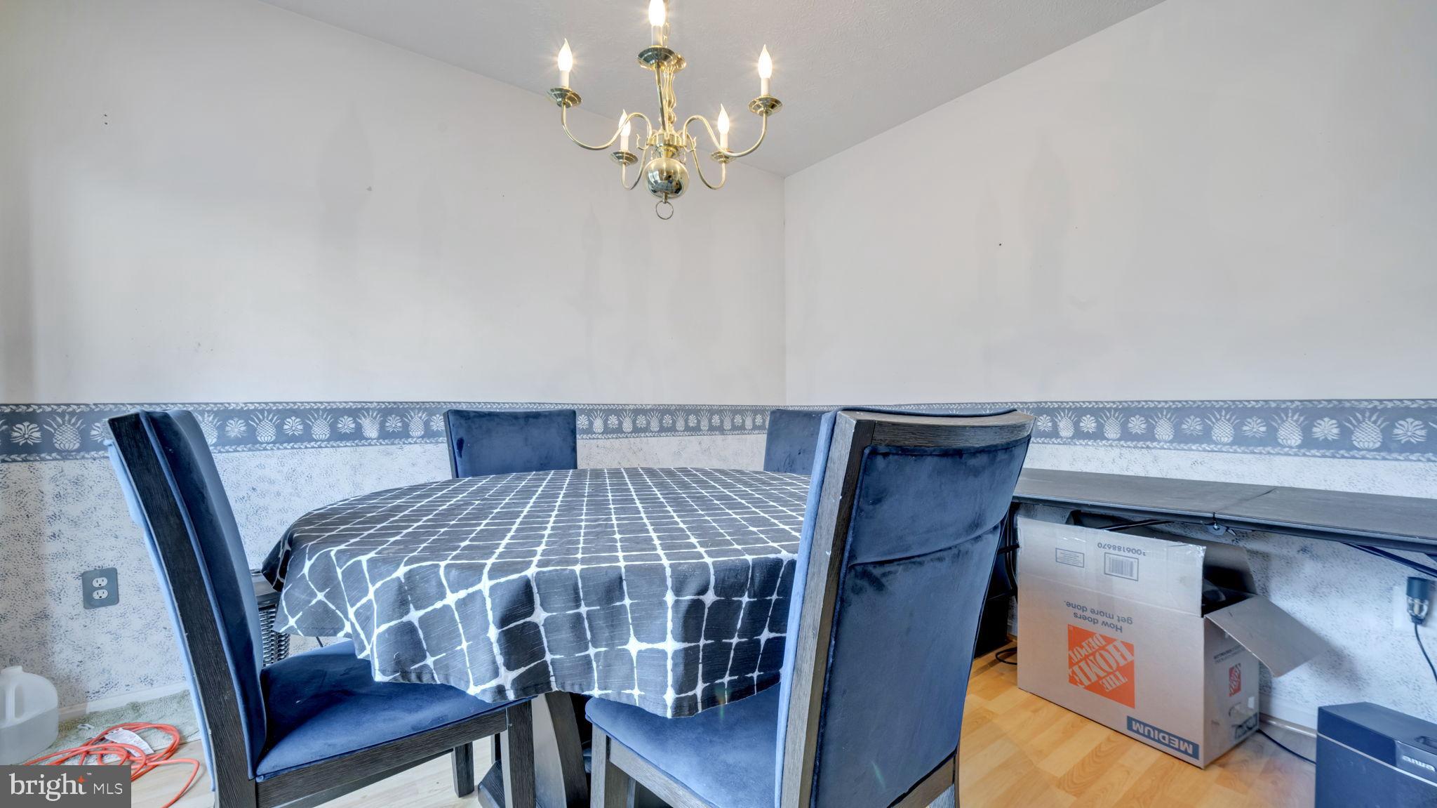 DORCHESTER - ST. CHARLES - Residential