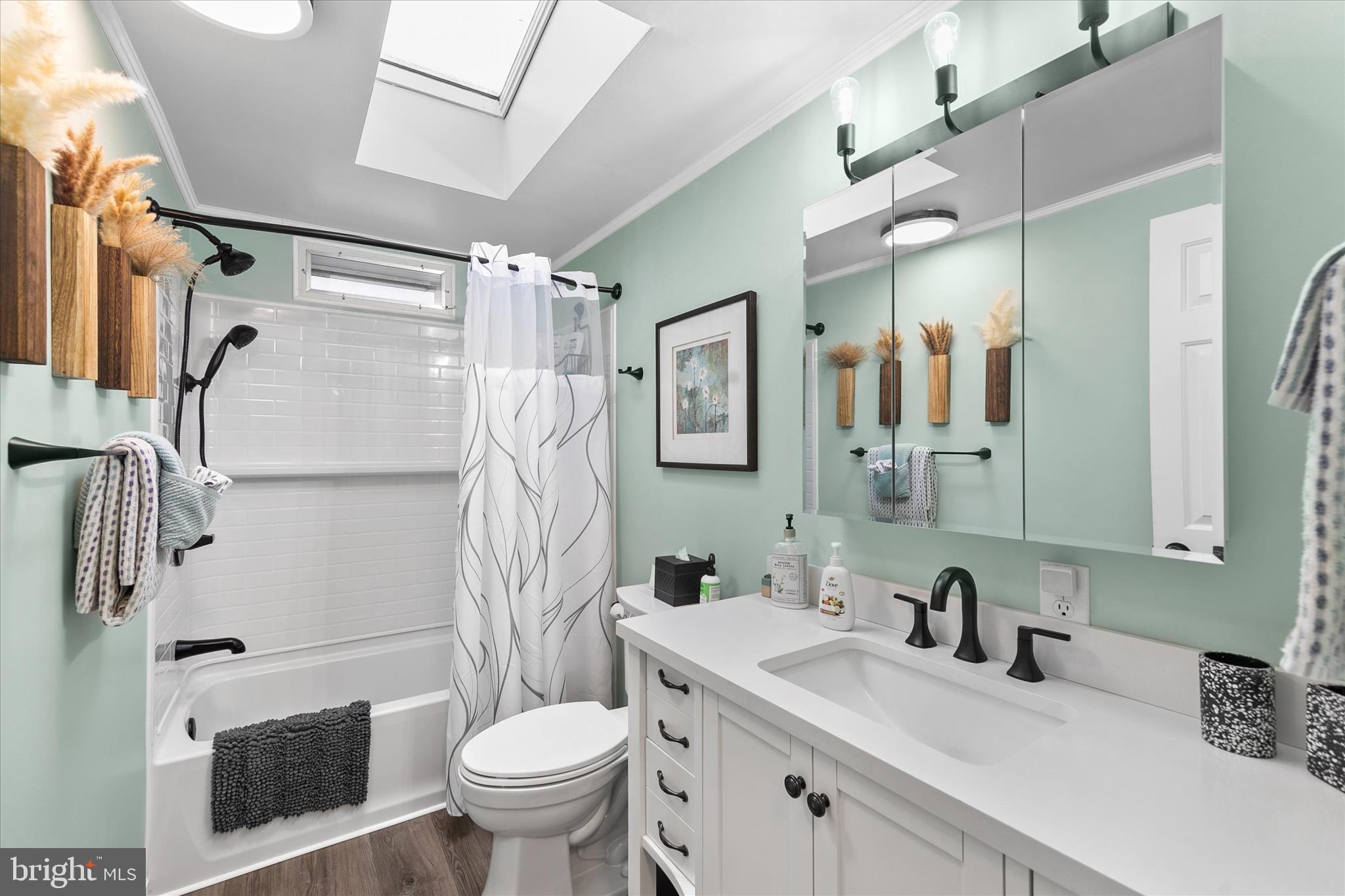 ANGOLA BEACH - Residential