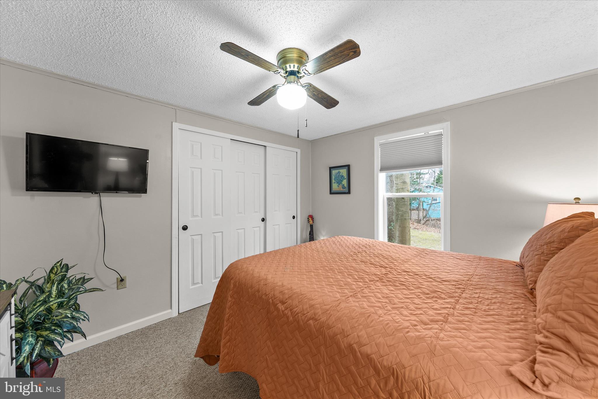 ANGOLA BEACH - Residential