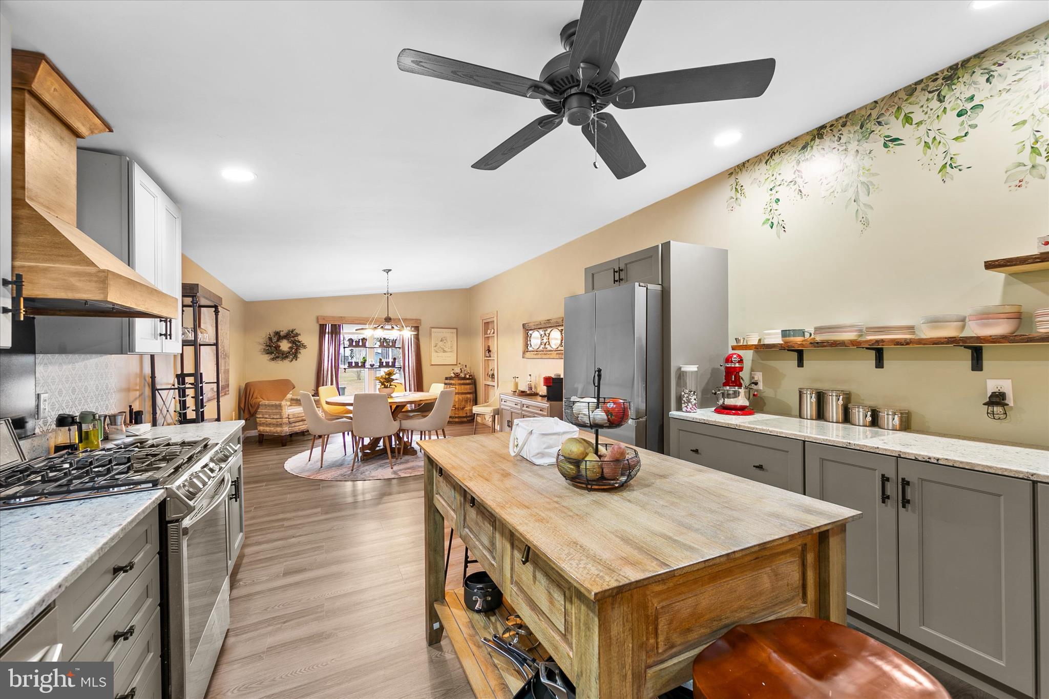 ANGOLA BEACH - Residential