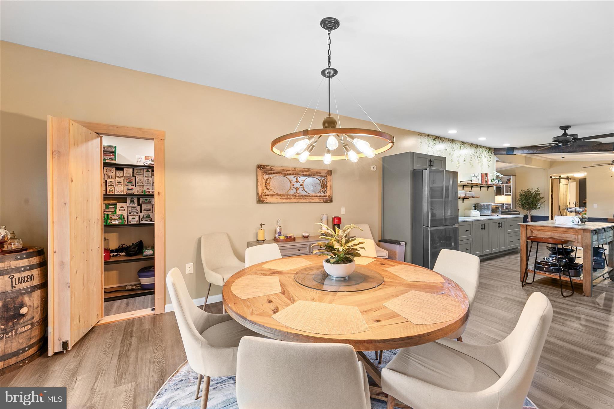 ANGOLA BEACH - Residential