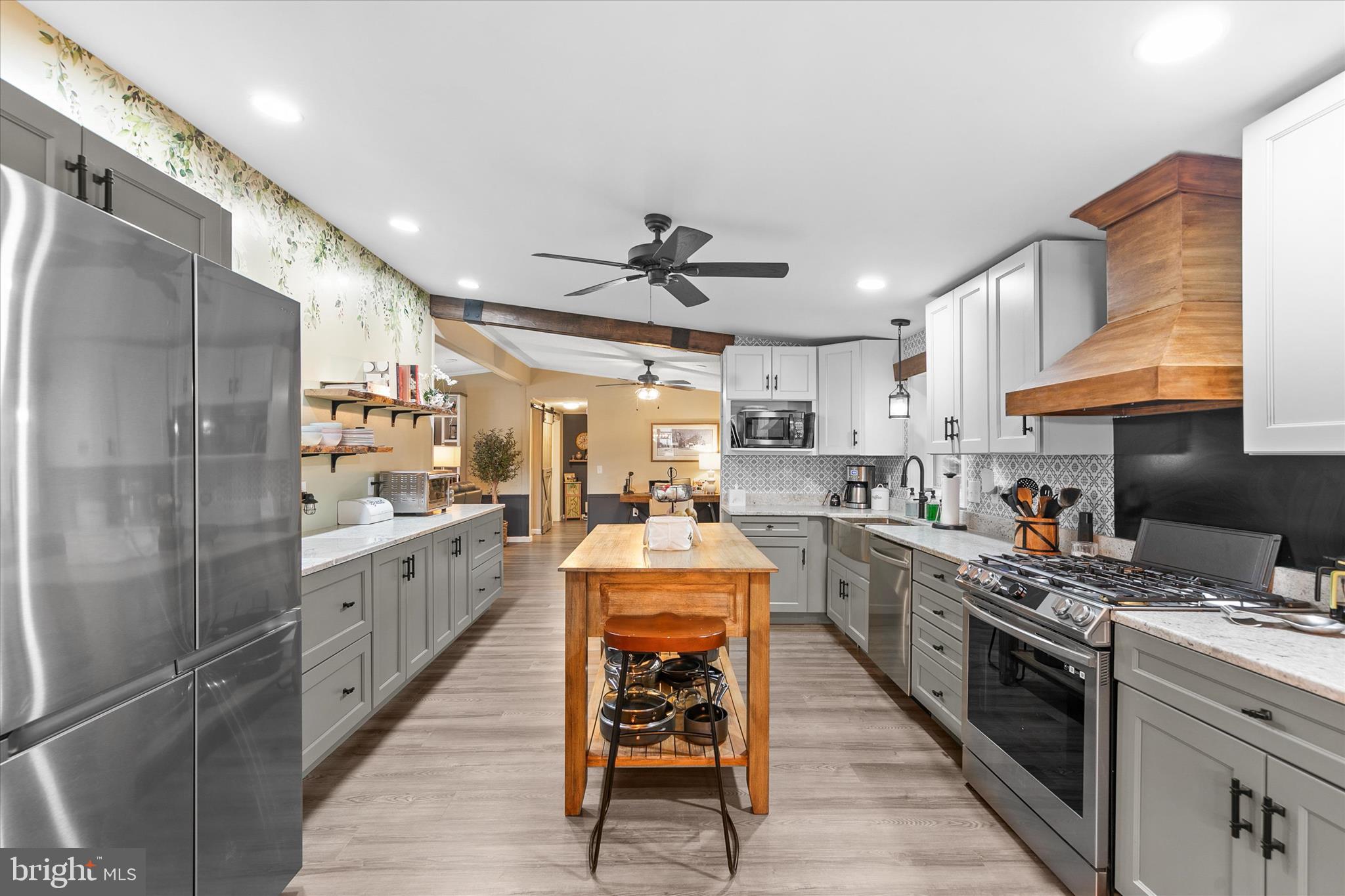 ANGOLA BEACH - Residential