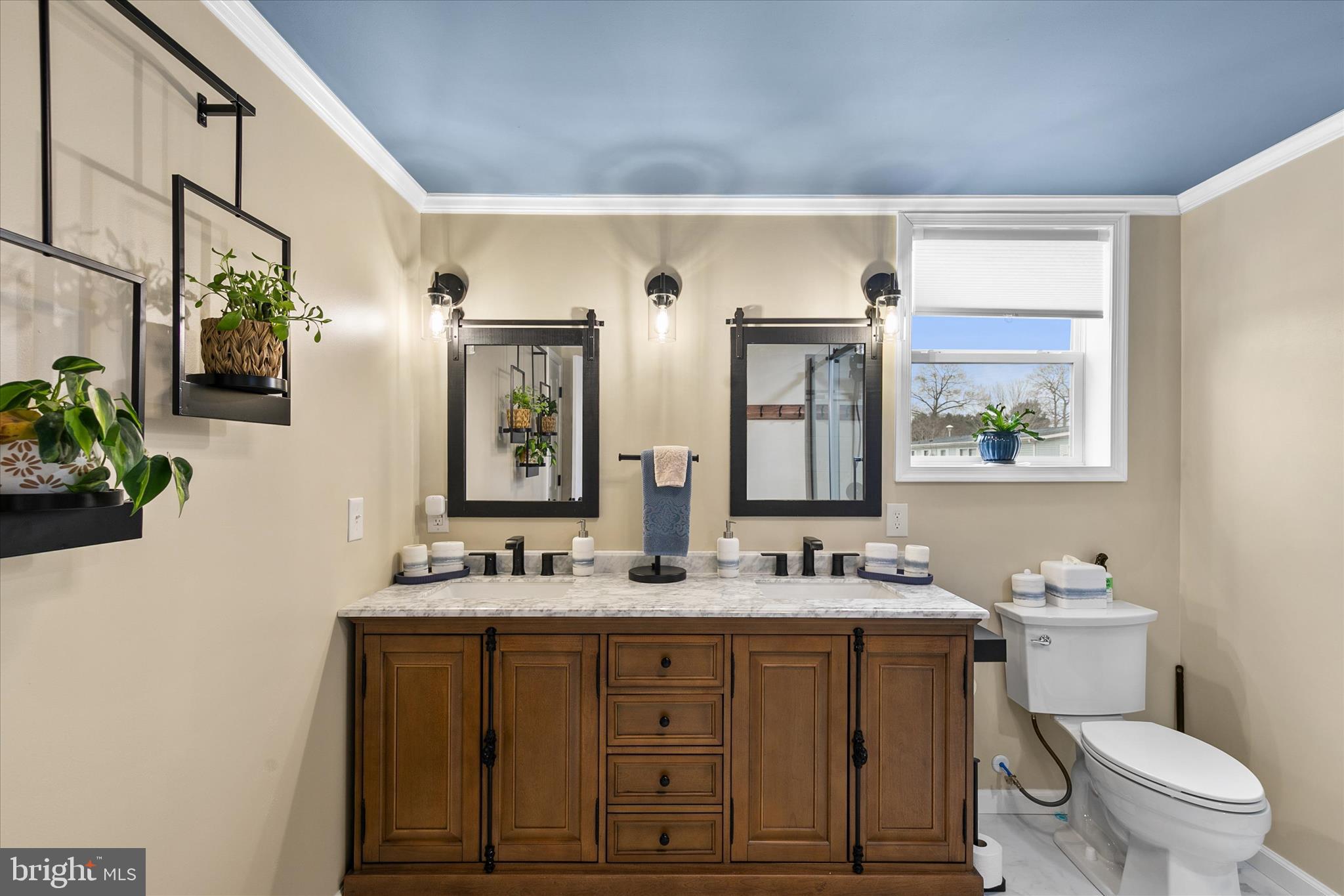 ANGOLA BEACH - Residential