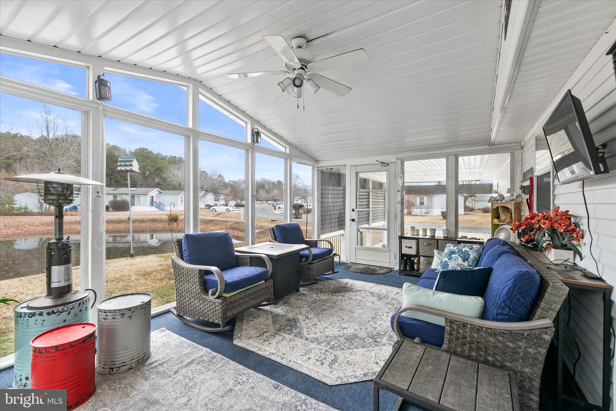 ANGOLA BEACH - Residential