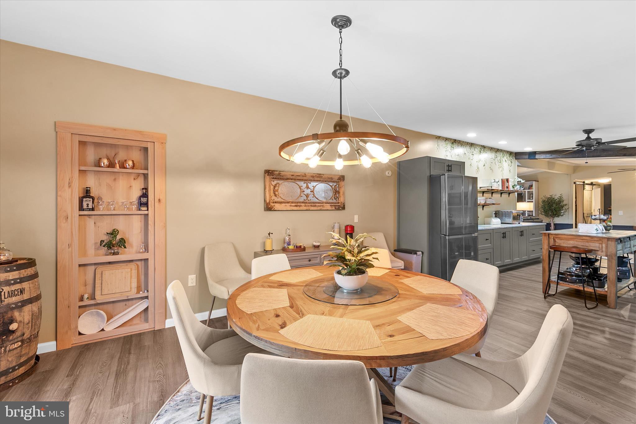 ANGOLA BEACH - Residential