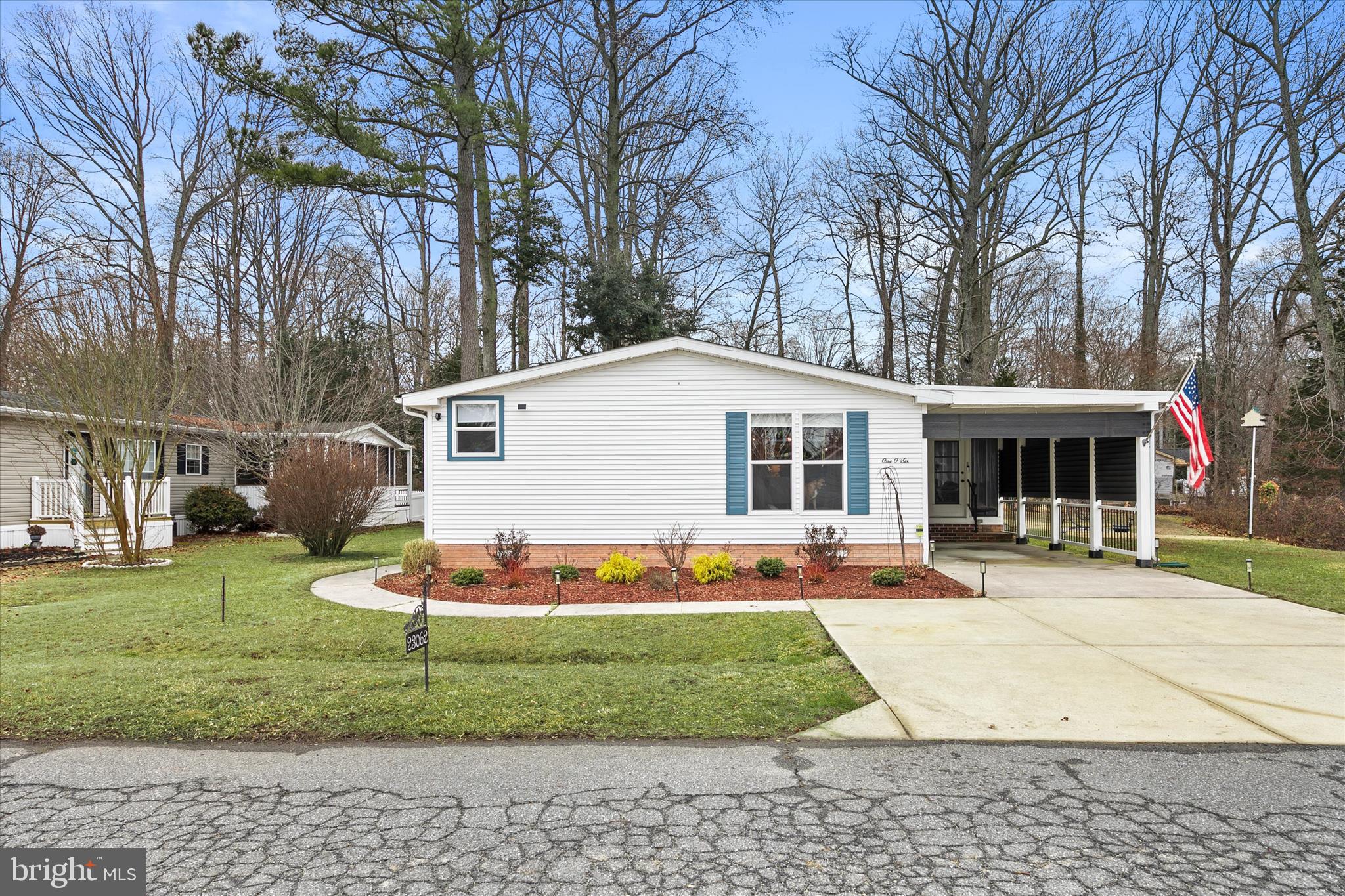 ANGOLA BEACH - Residential