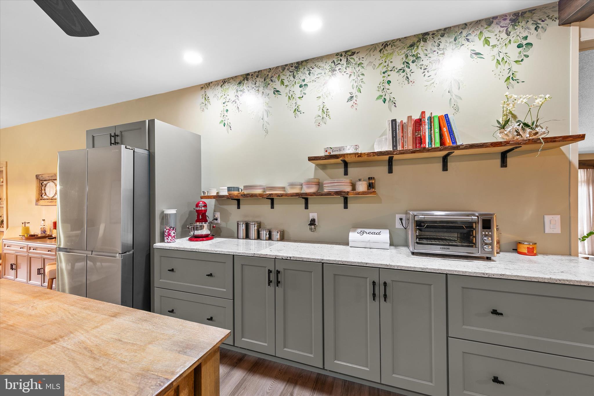 ANGOLA BEACH - Residential