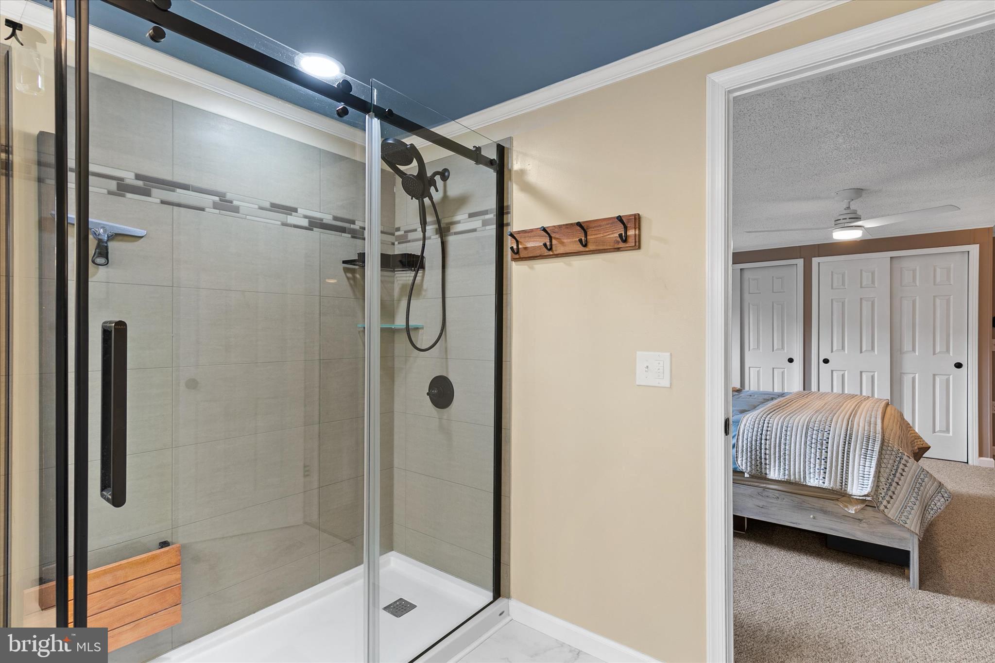 ANGOLA BEACH - Residential