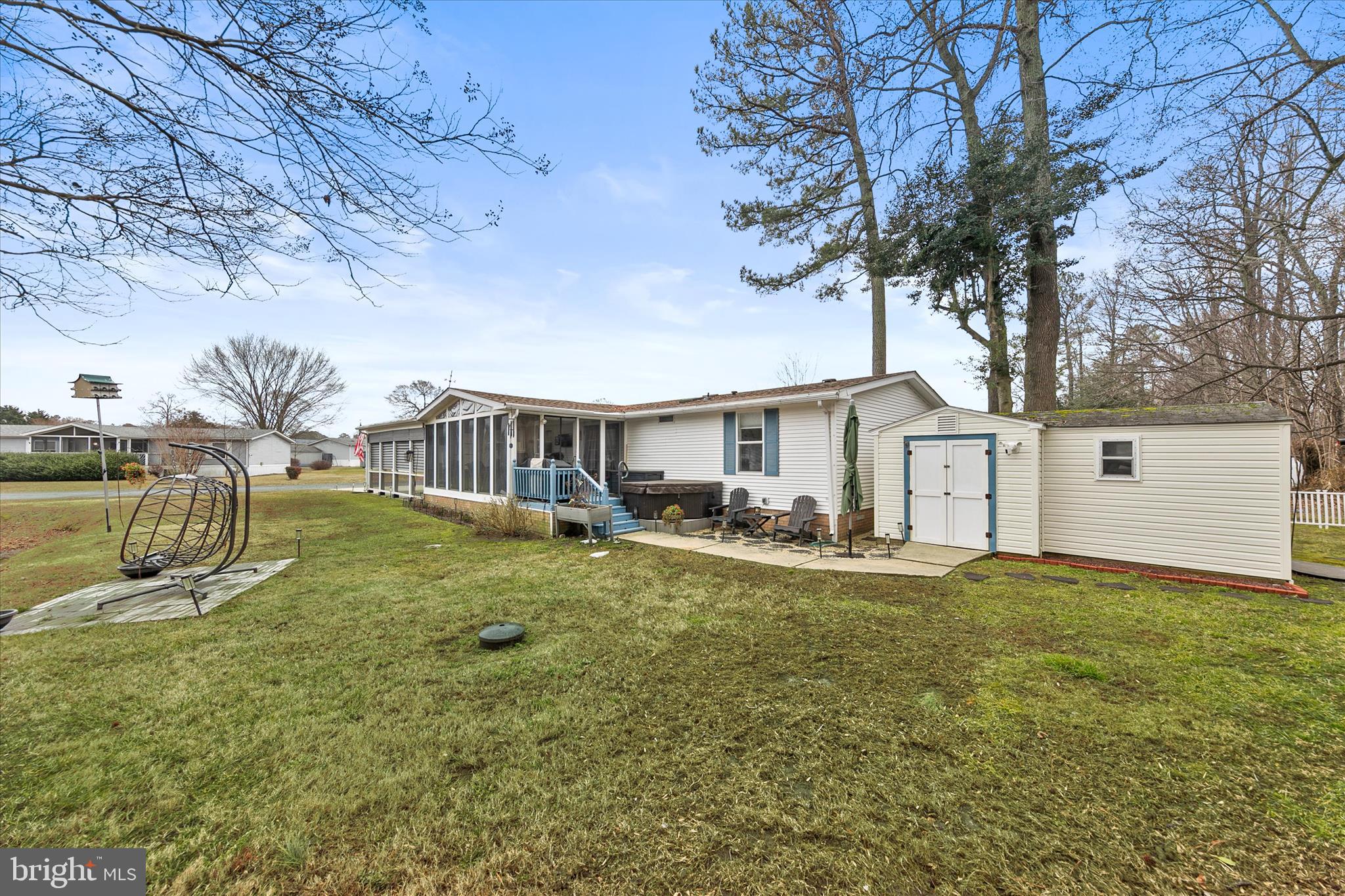 ANGOLA BEACH - Residential