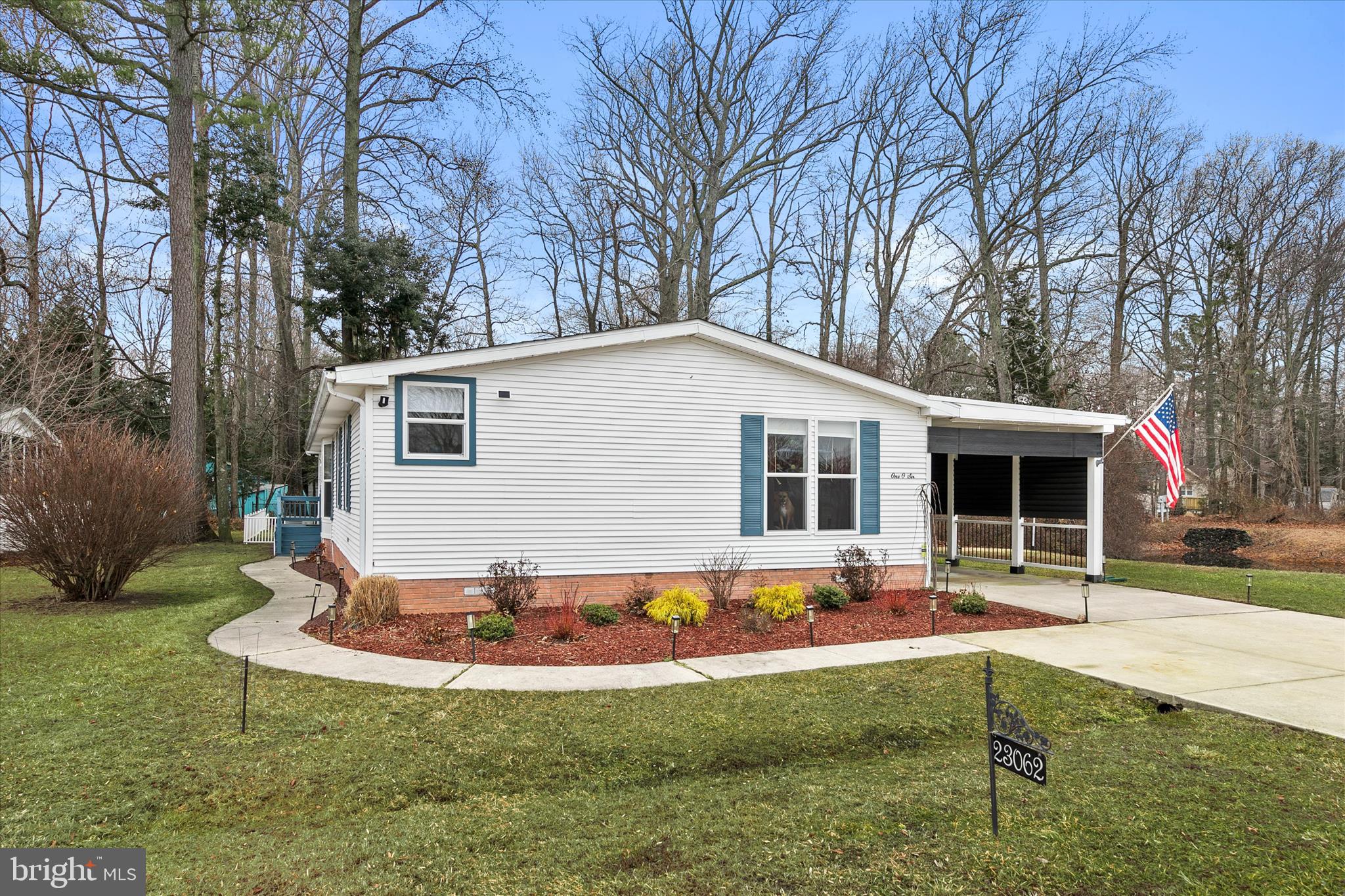 ANGOLA BEACH - Residential