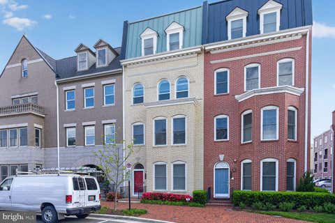 Townhouse For Sale - 619 E Custis Avenue<br/> ALEXANDRIA, VA 22301