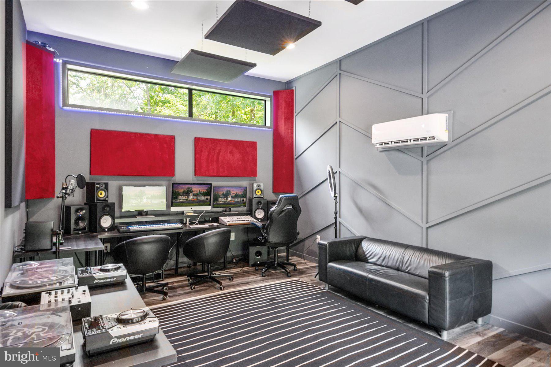 ATHLONE HILLS - Residential