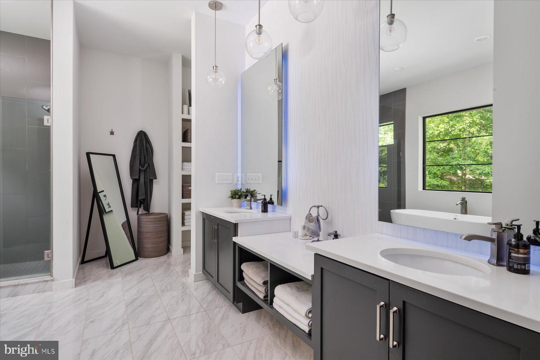 ATHLONE HILLS - Residential