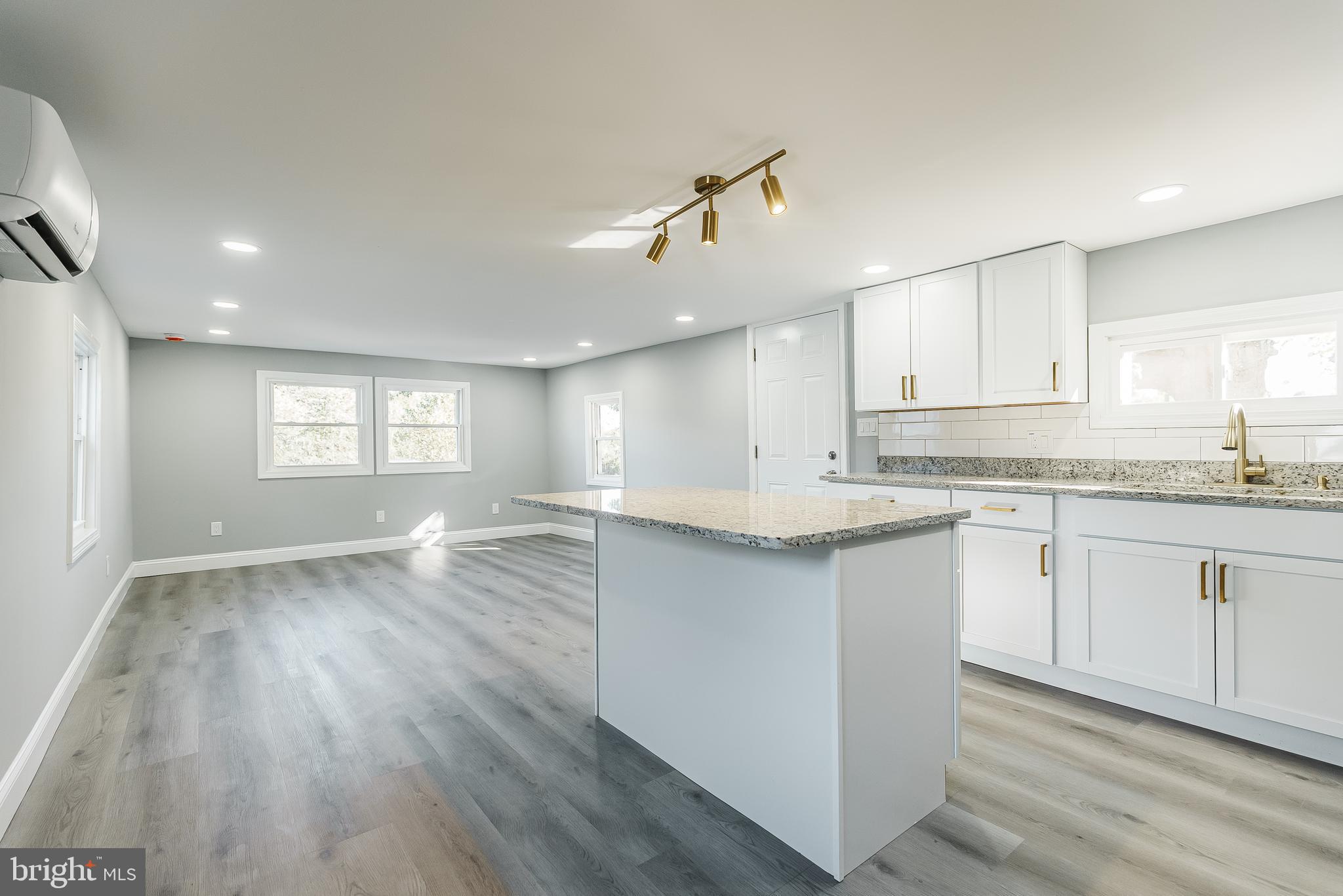 115 FIFTH STREET TRLR