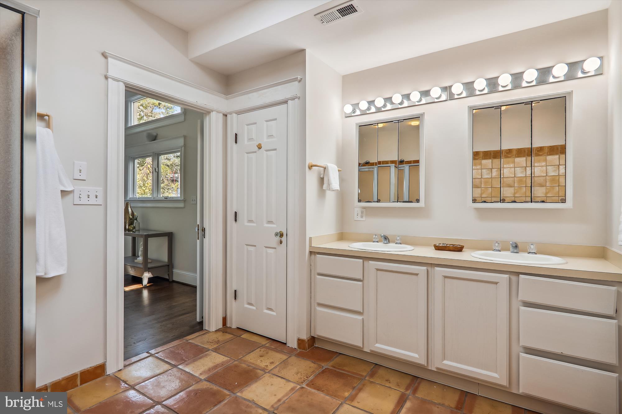 BATTERY PARK - Residential