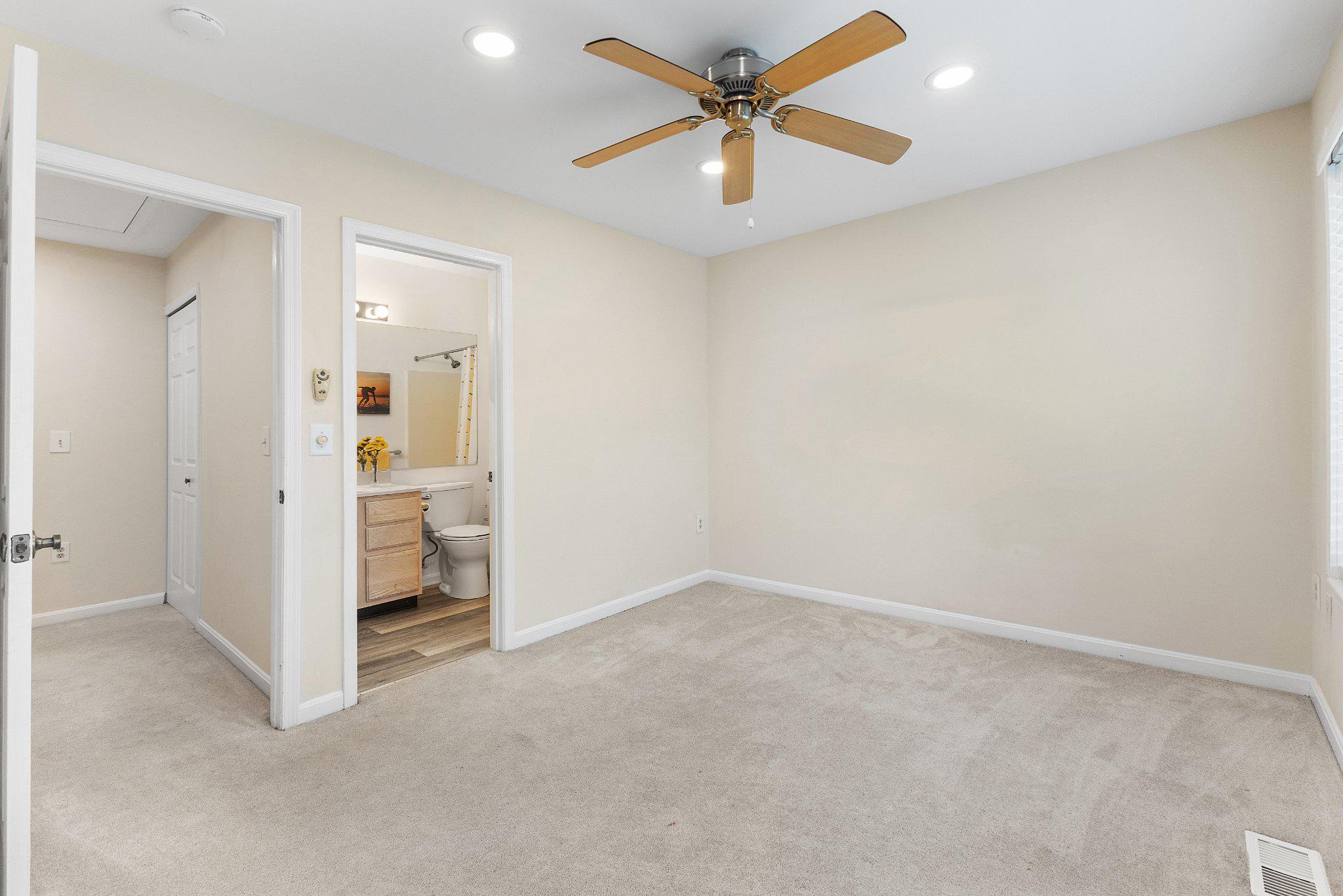 QUEENS LANDING - Residential