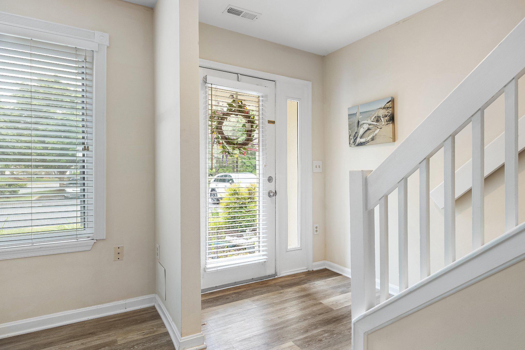 QUEENS LANDING - Residential
