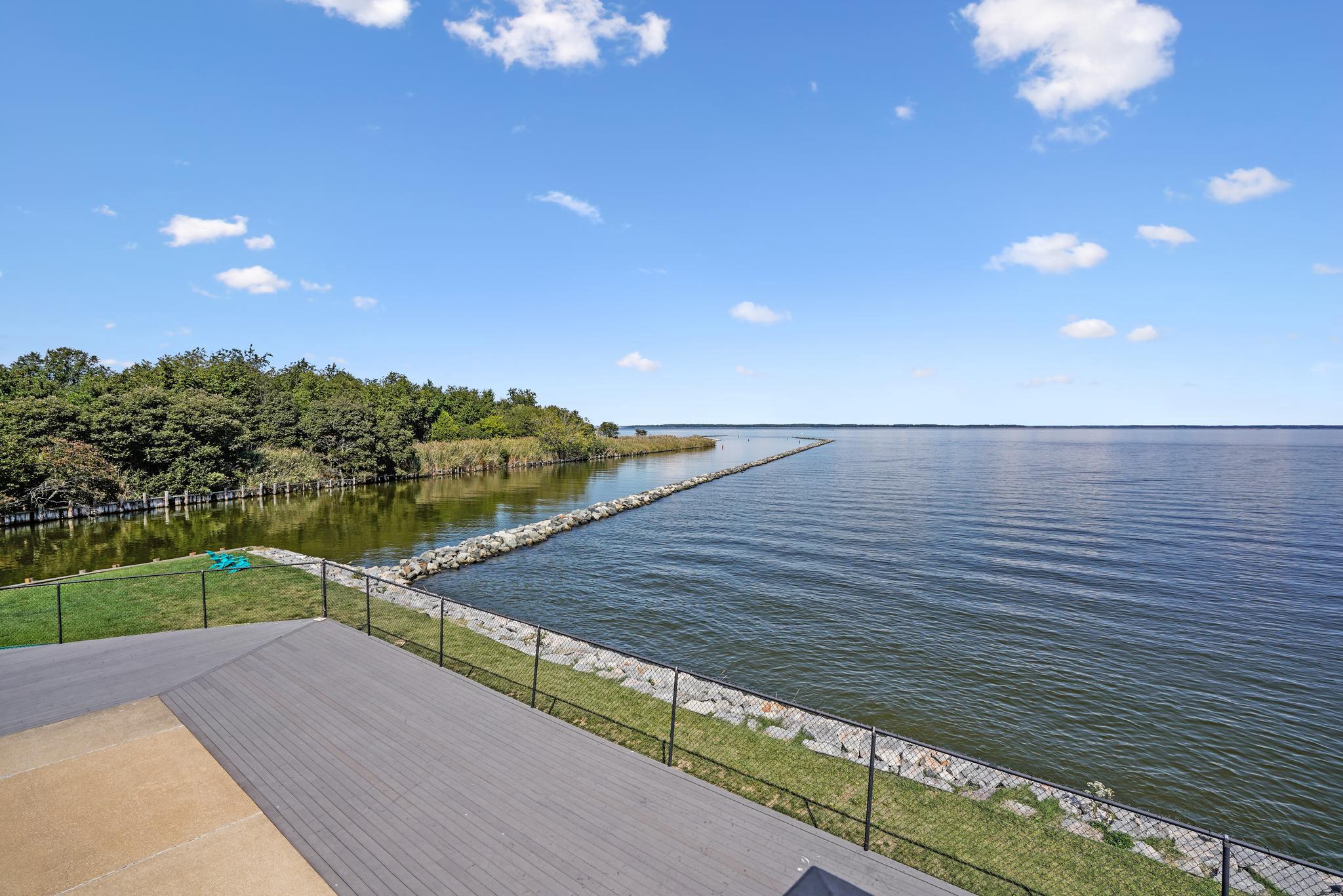 QUEENS LANDING - Residential