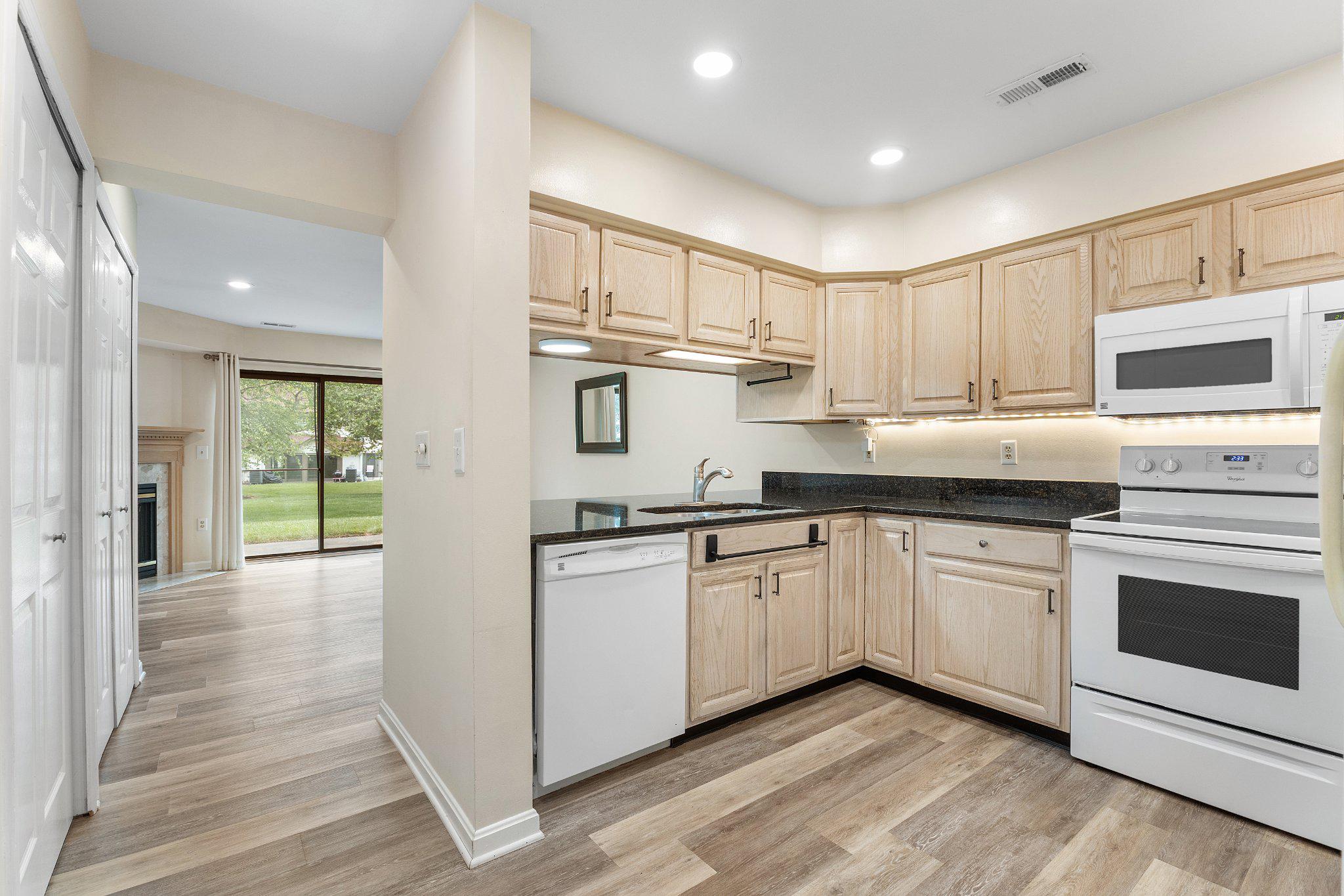 QUEENS LANDING - Residential