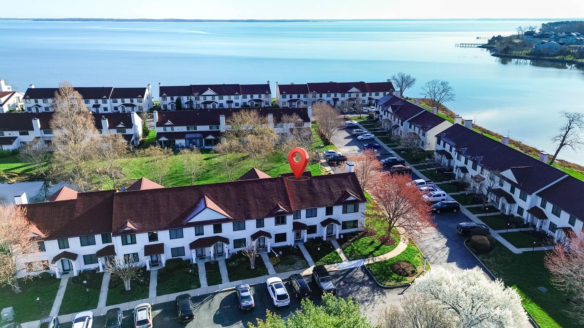 QUEENS LANDING - Residential