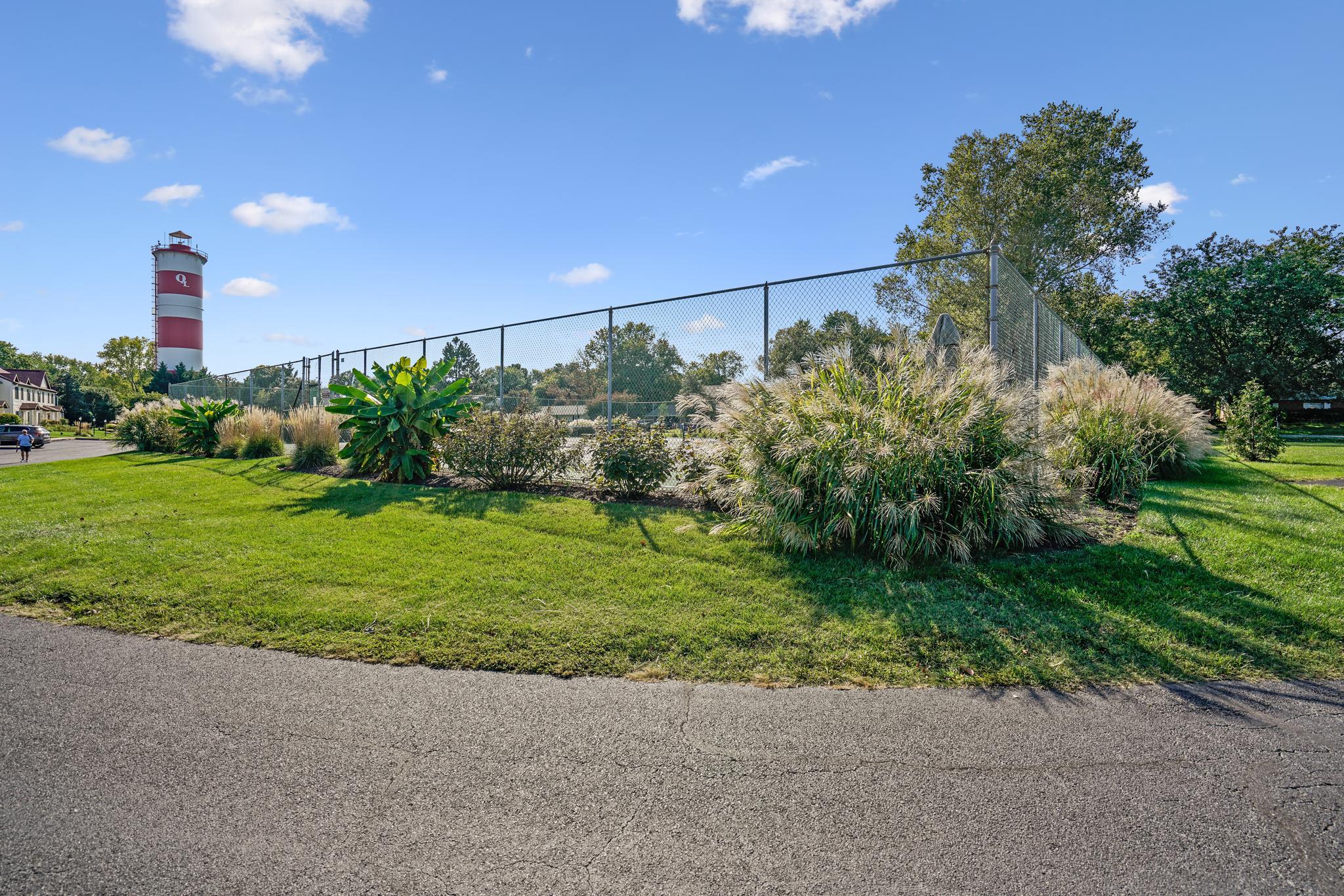 QUEENS LANDING - Residential