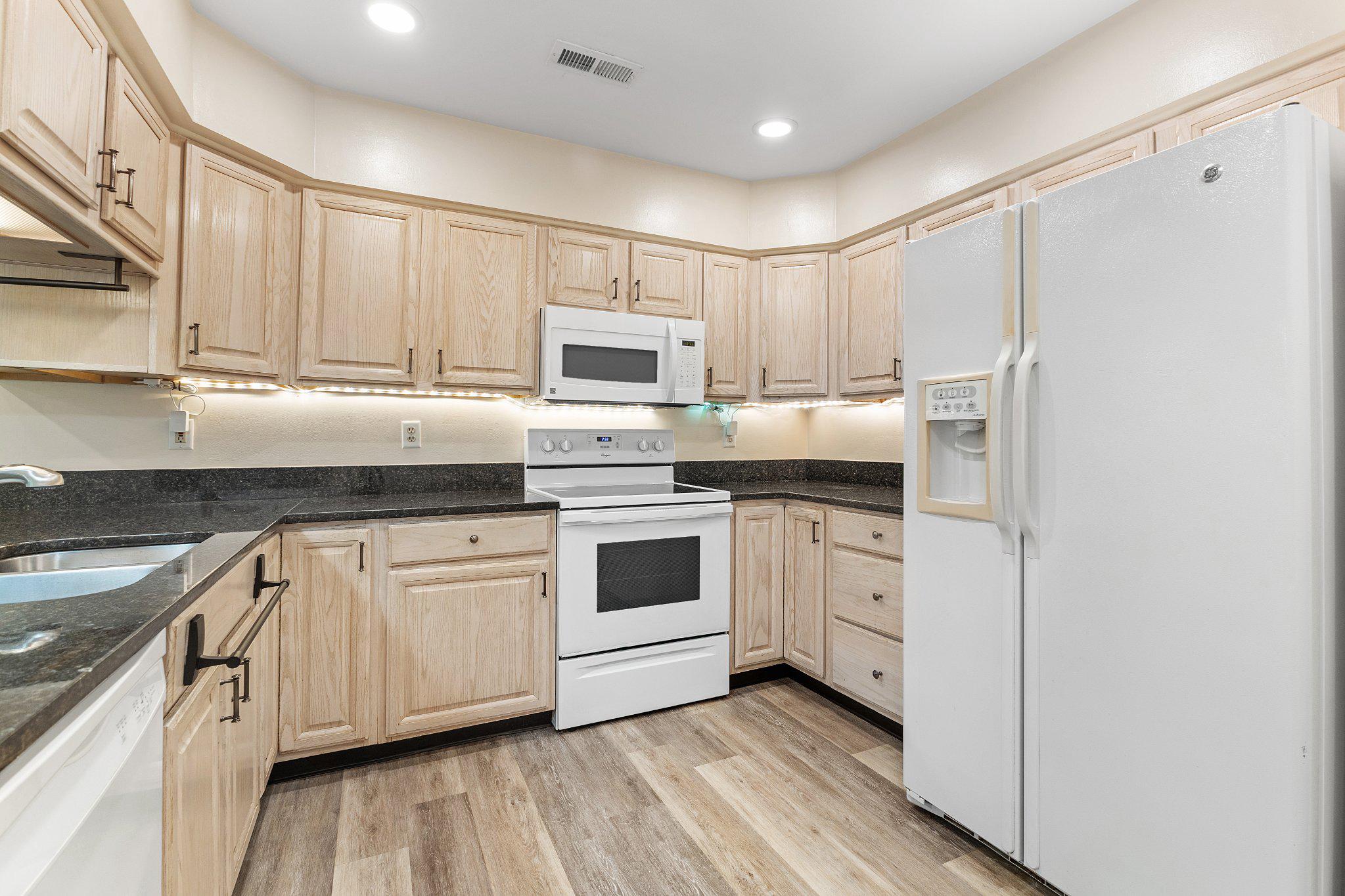 QUEENS LANDING - Residential