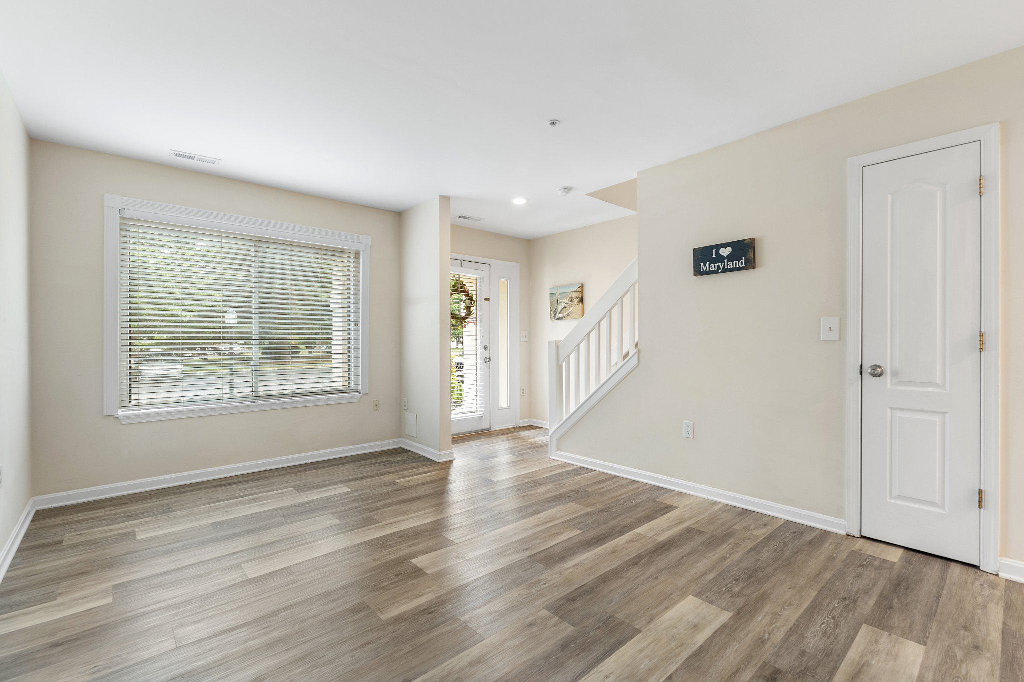 QUEENS LANDING - Residential