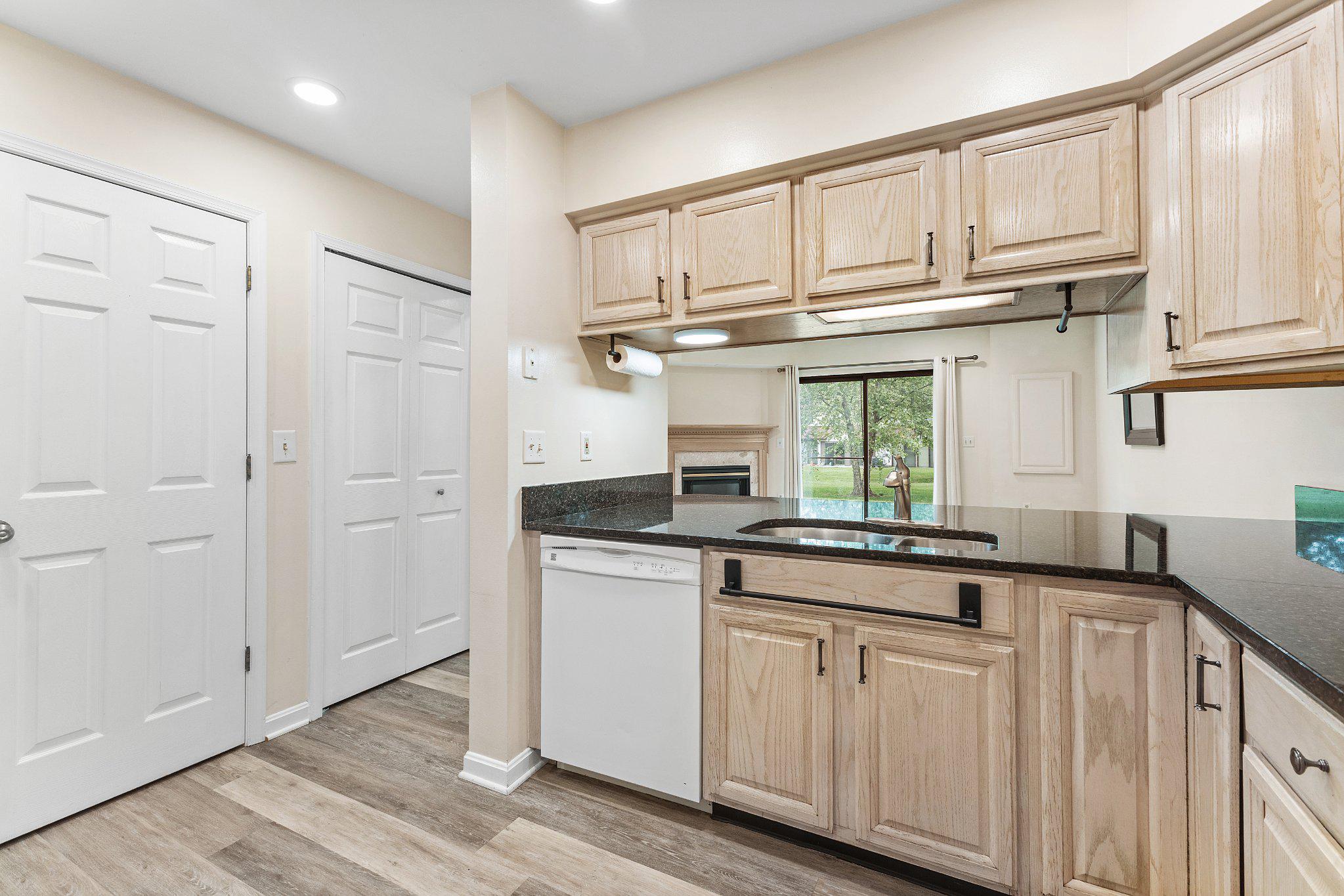 QUEENS LANDING - Residential
