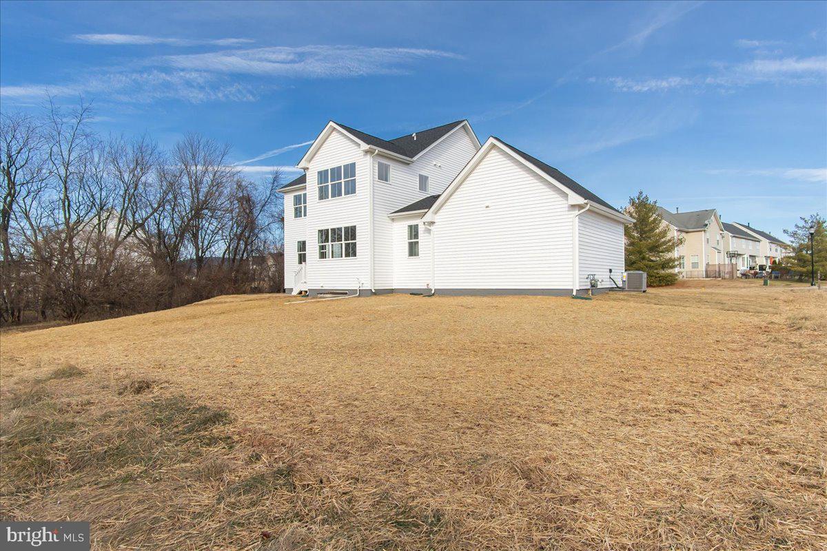 EMERALD FARM - Residential