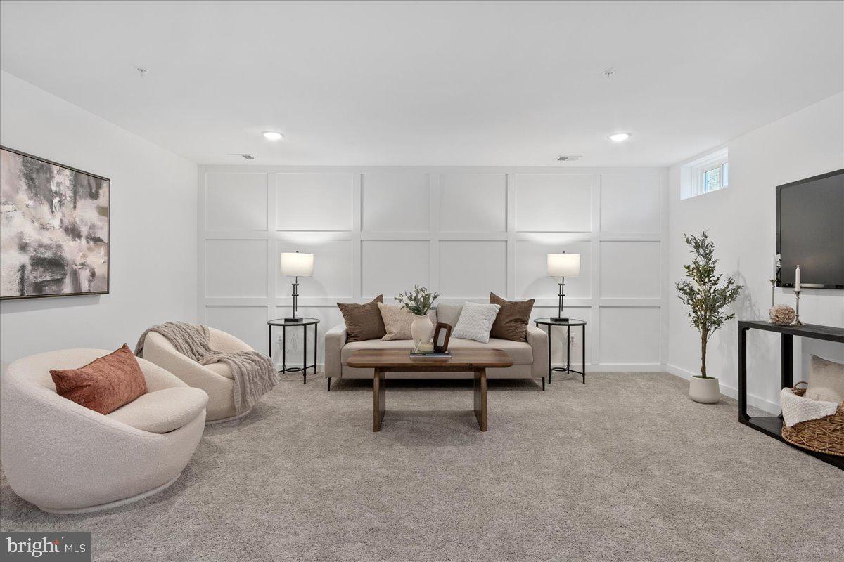 EMERALD FARM - Residential