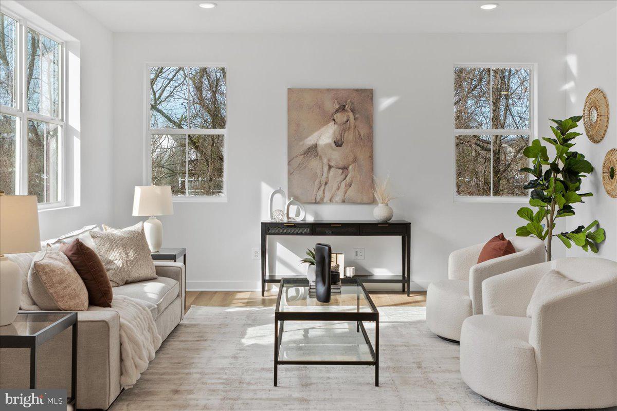 EMERALD FARM - Residential