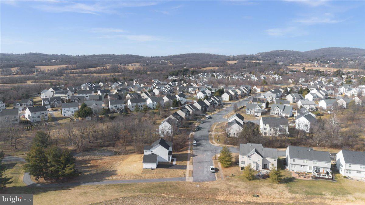 EMERALD FARM - Residential