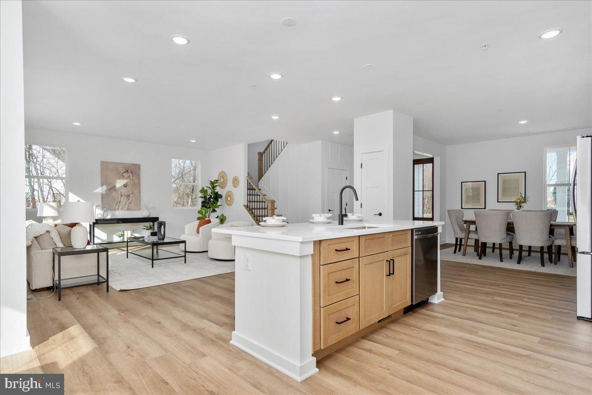 EMERALD FARM - Residential