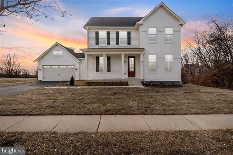 Photo of 641 Swallowtail Drive, FREDERICK, MD 21703 (MLS # MDFR2075988)