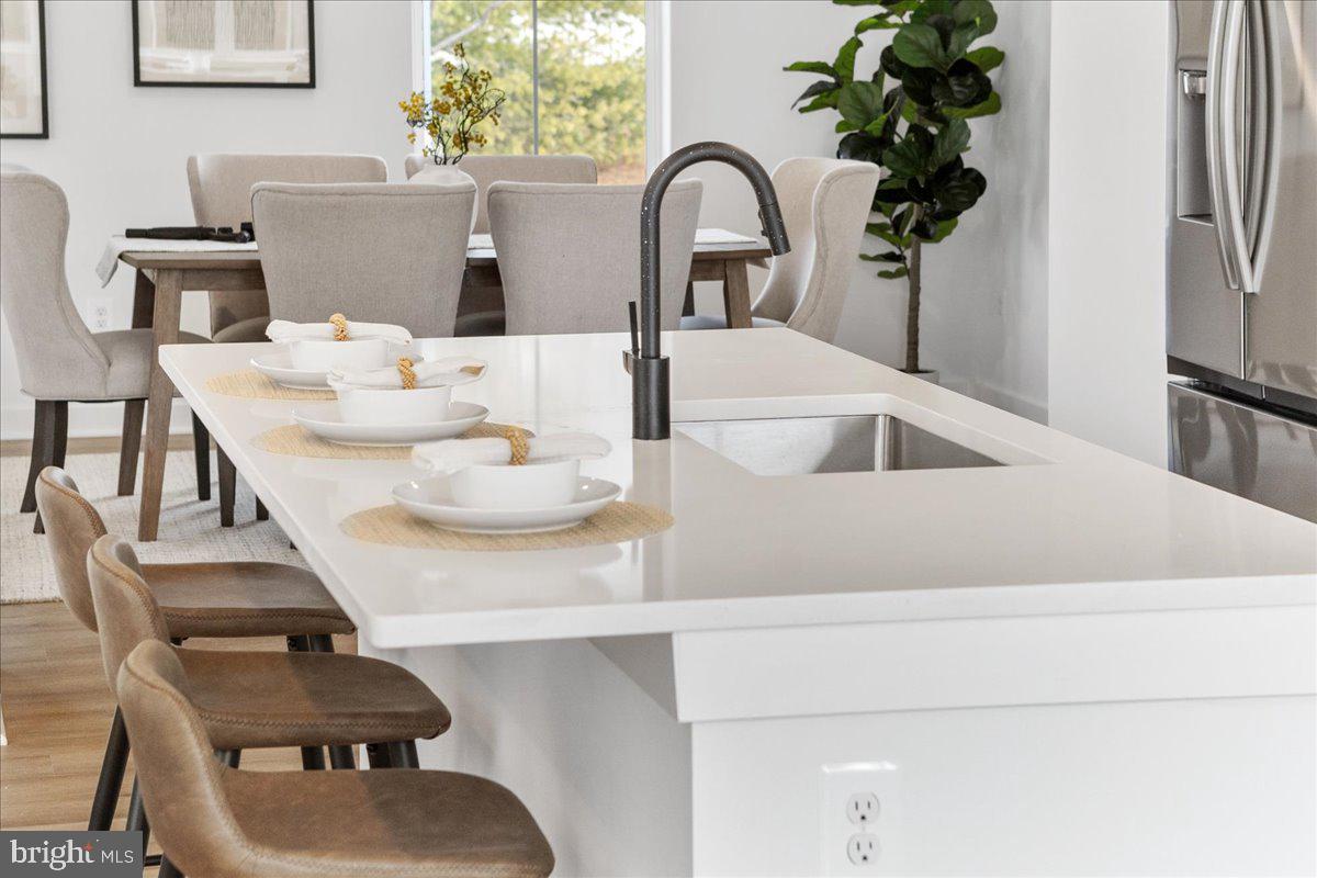 EMERALD FARM - Residential