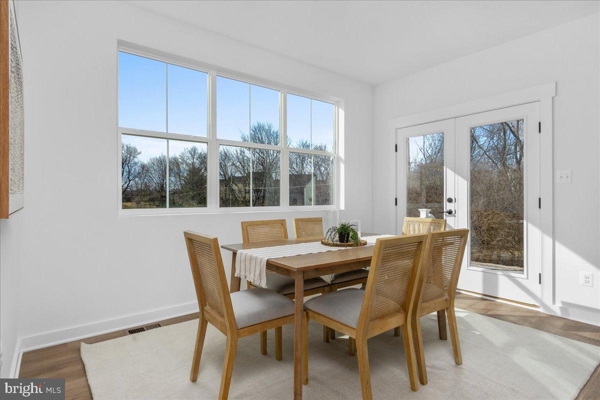 EMERALD FARM - Residential